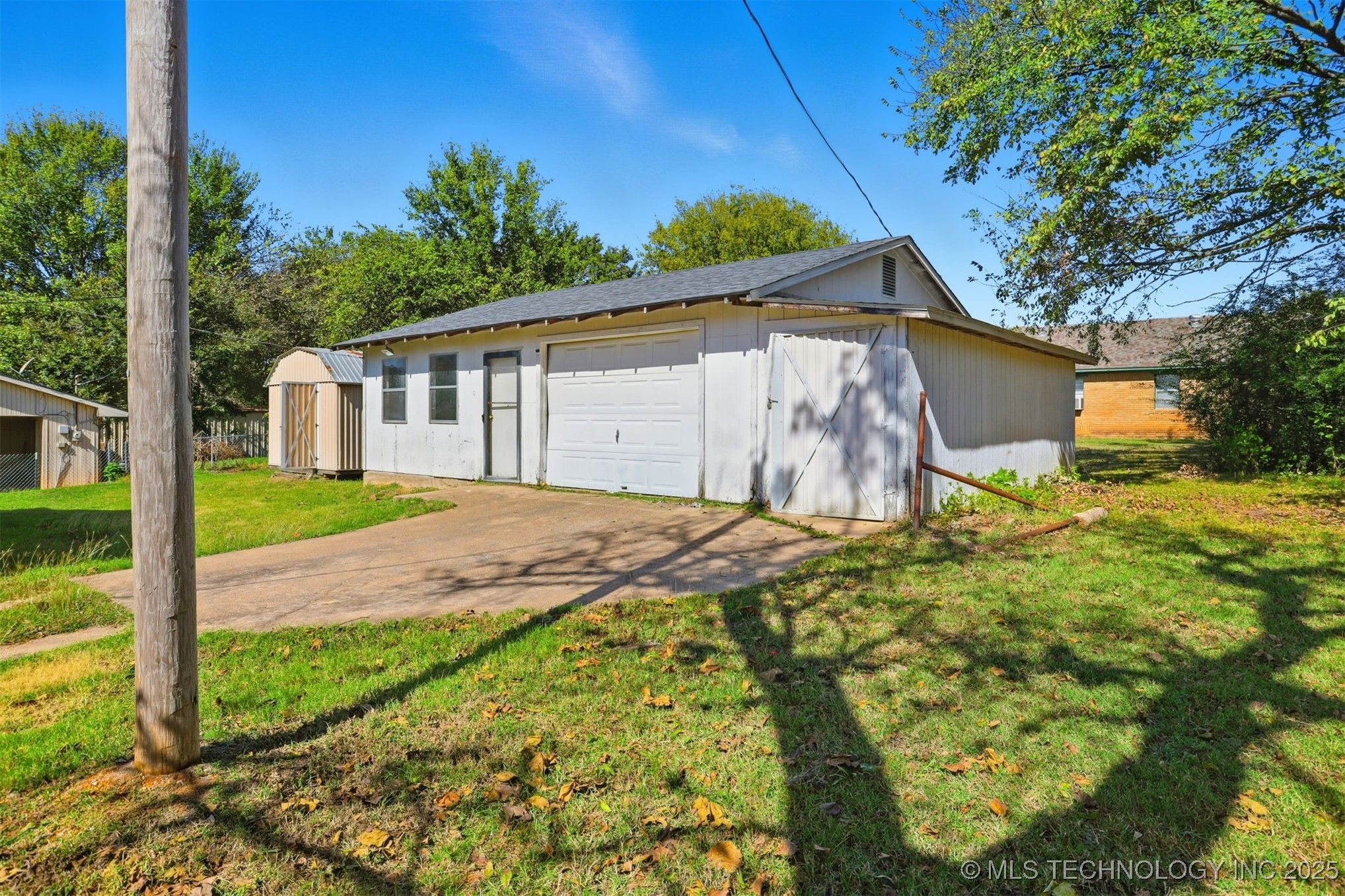 103 W 20th Street Property Photo 4