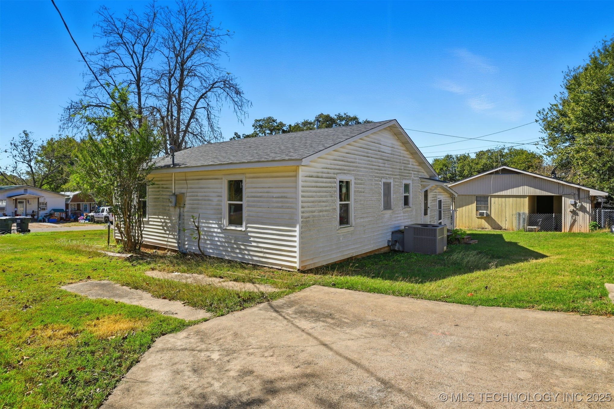 103 W 20th Street Property Photo 5