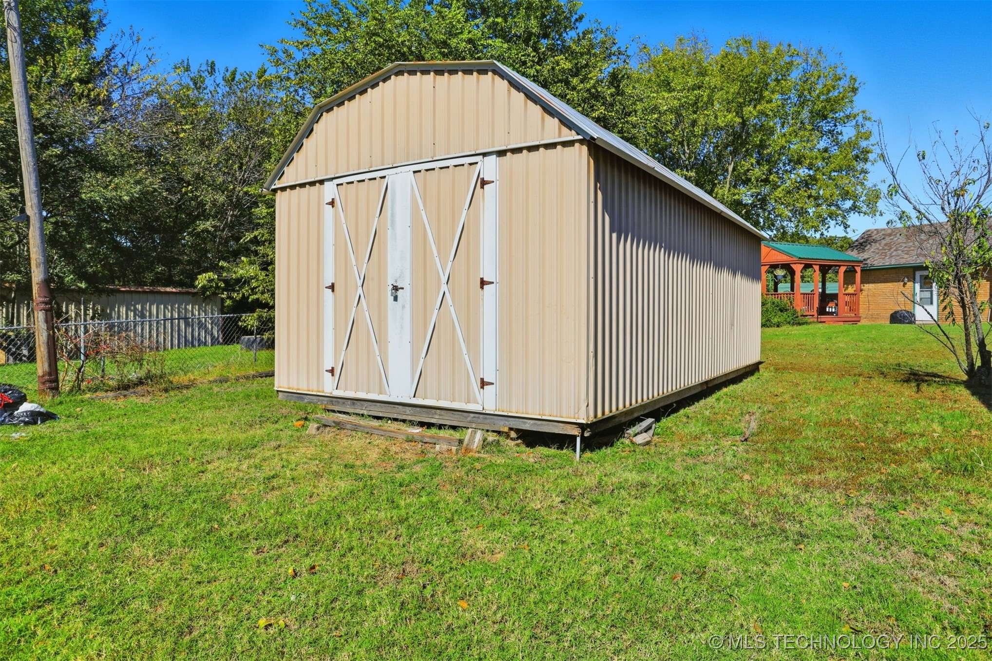 103 W 20th Street Property Photo 6