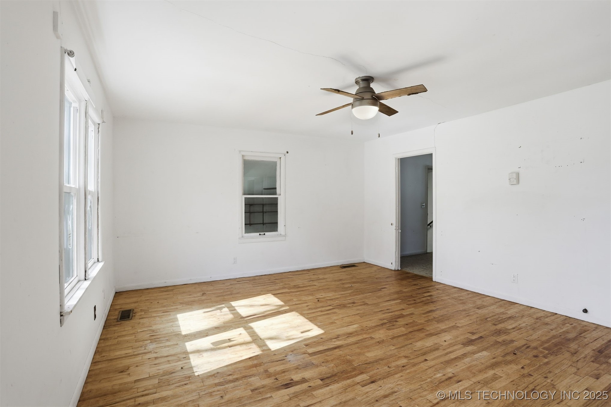 103 W 20th Street Property Photo 8