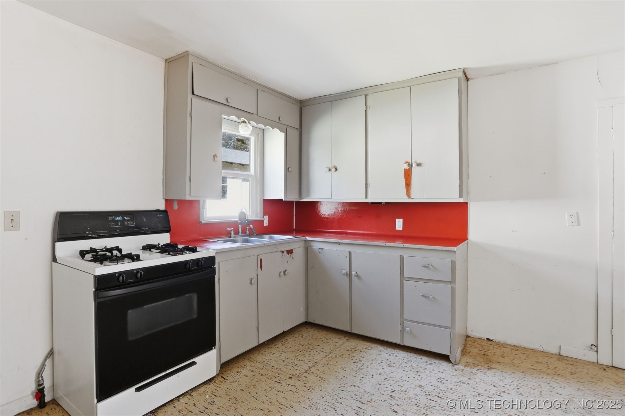 103 W 20th Street Property Photo 11