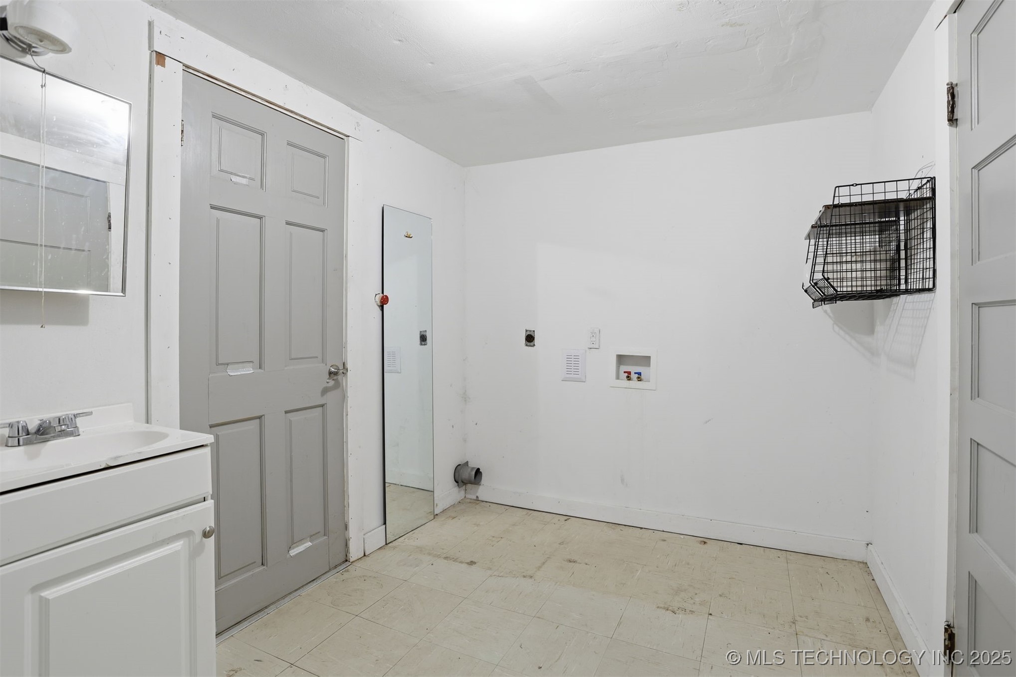 103 W 20th Street Property Photo 15