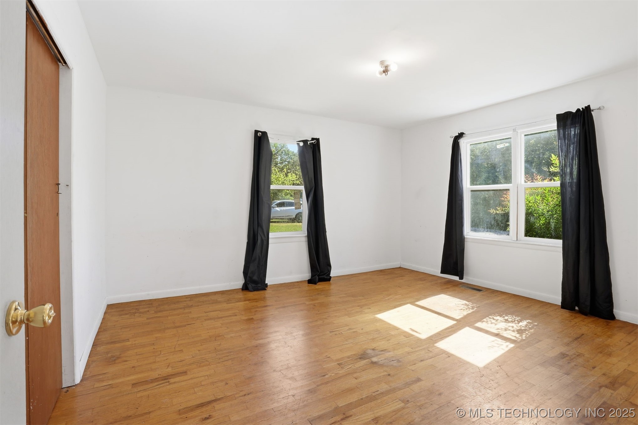 103 W 20th Street Property Photo 16