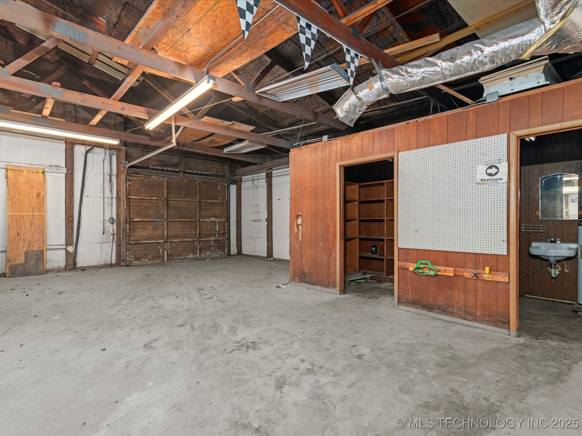 315 S Bucy Avenue Property Photo 6