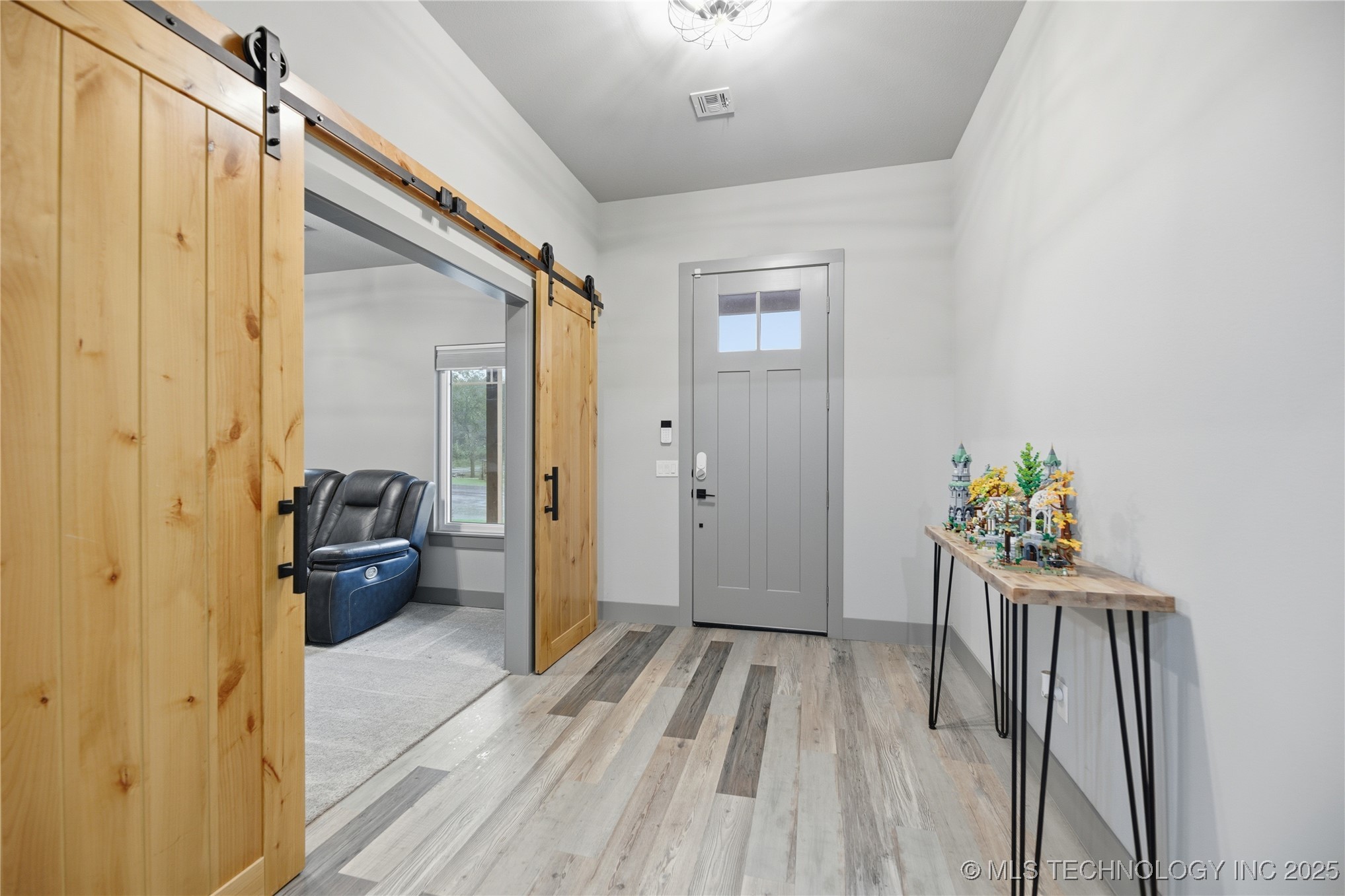 19985 S Wind Ridge Drive Property Photo 2