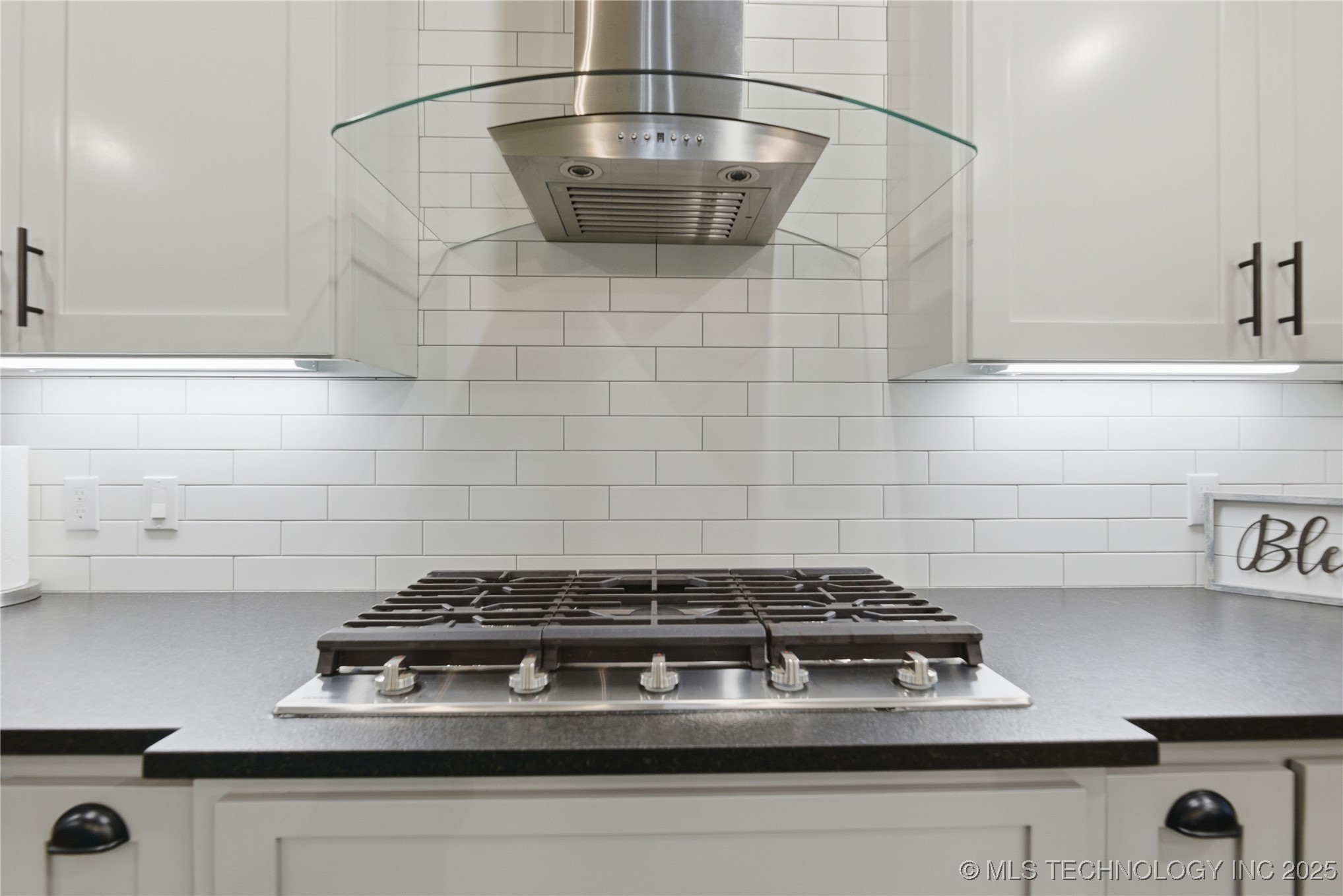 19985 S Wind Ridge Drive Property Photo 12