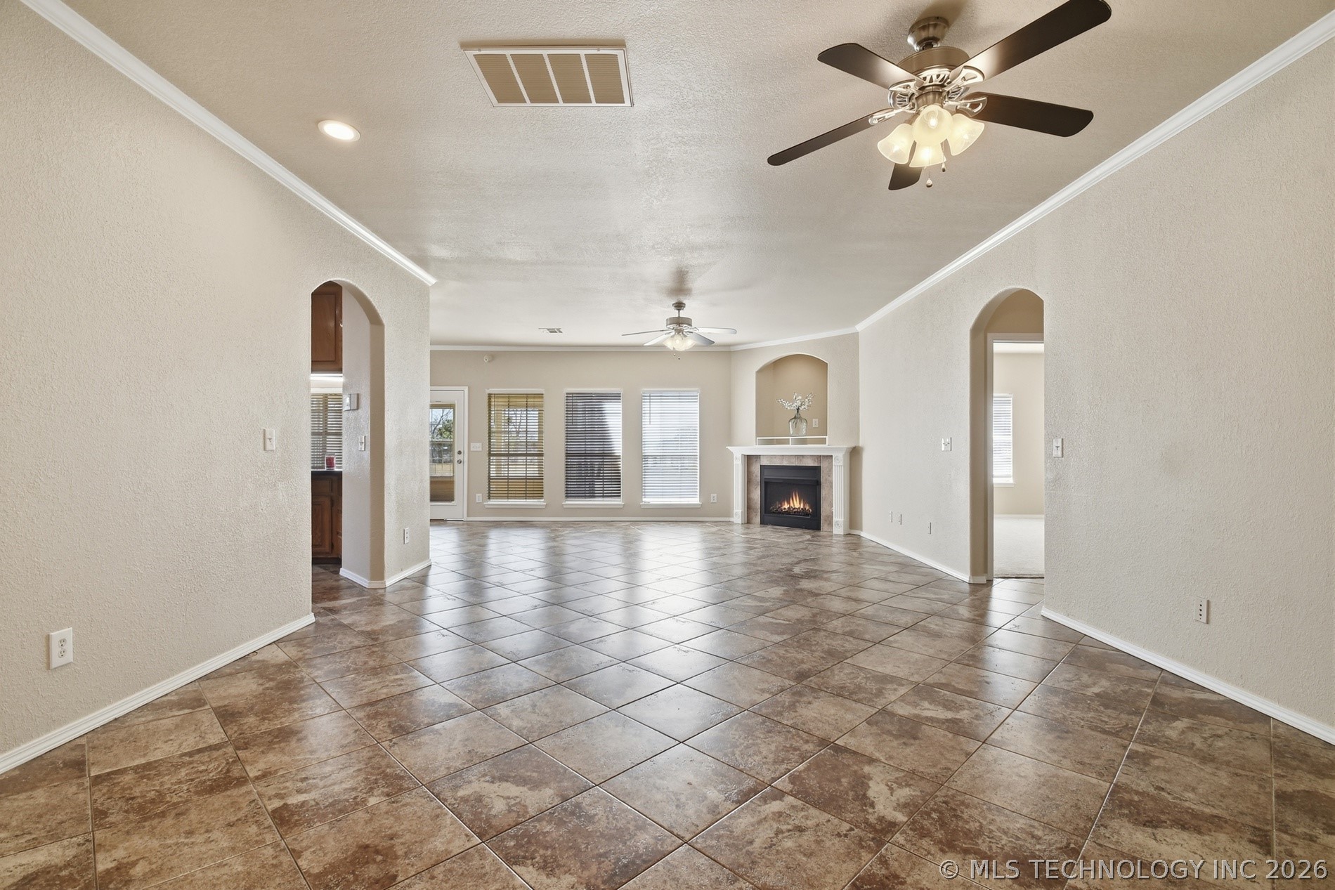 1017 W Quinton Street S Property Photo 6