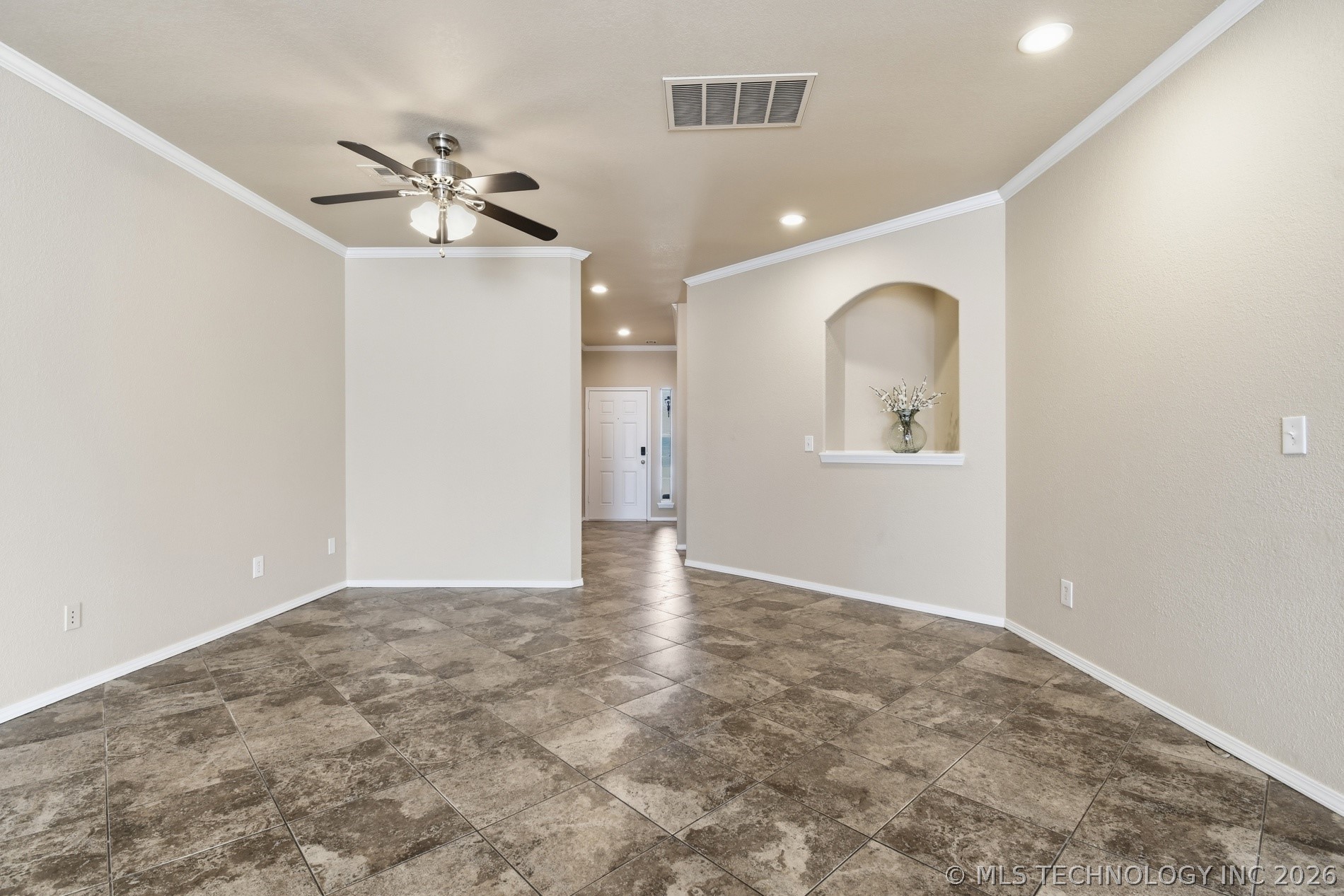 1017 W Quinton Street S Property Photo 7