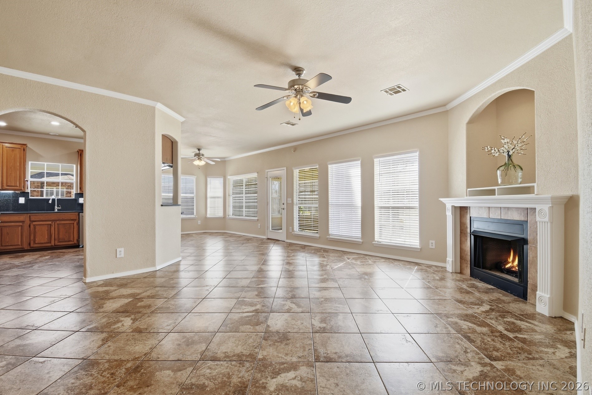 1017 W Quinton Street S Property Photo 10