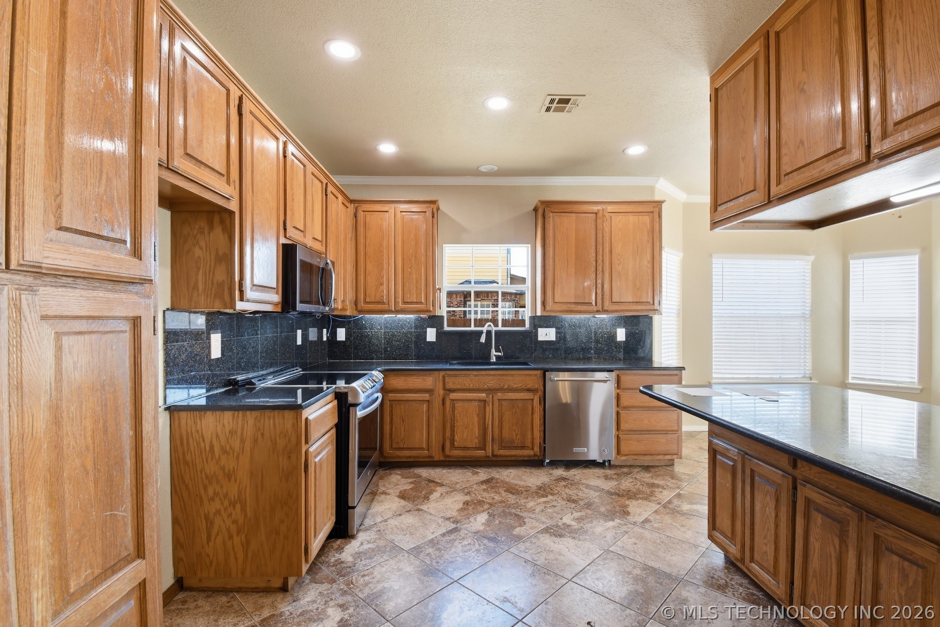 1017 W Quinton Street S Property Photo 17