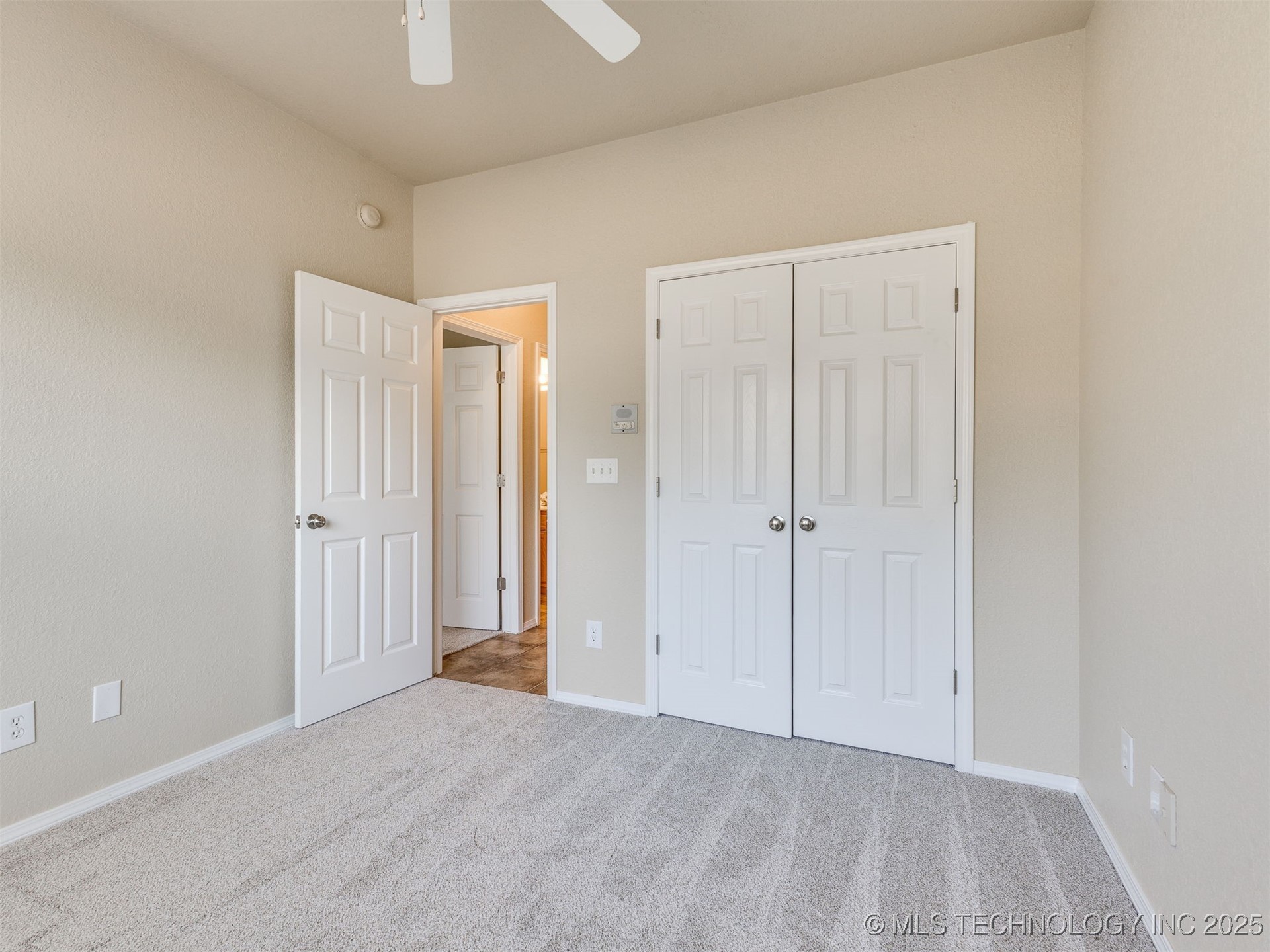 1017 W Quinton Street S Property Photo 24