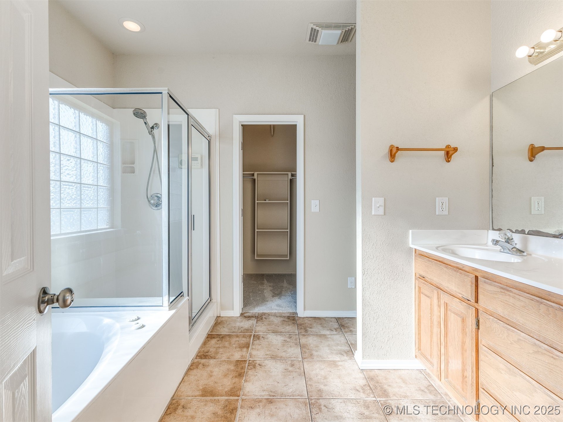 1017 W Quinton Street S Property Photo 34