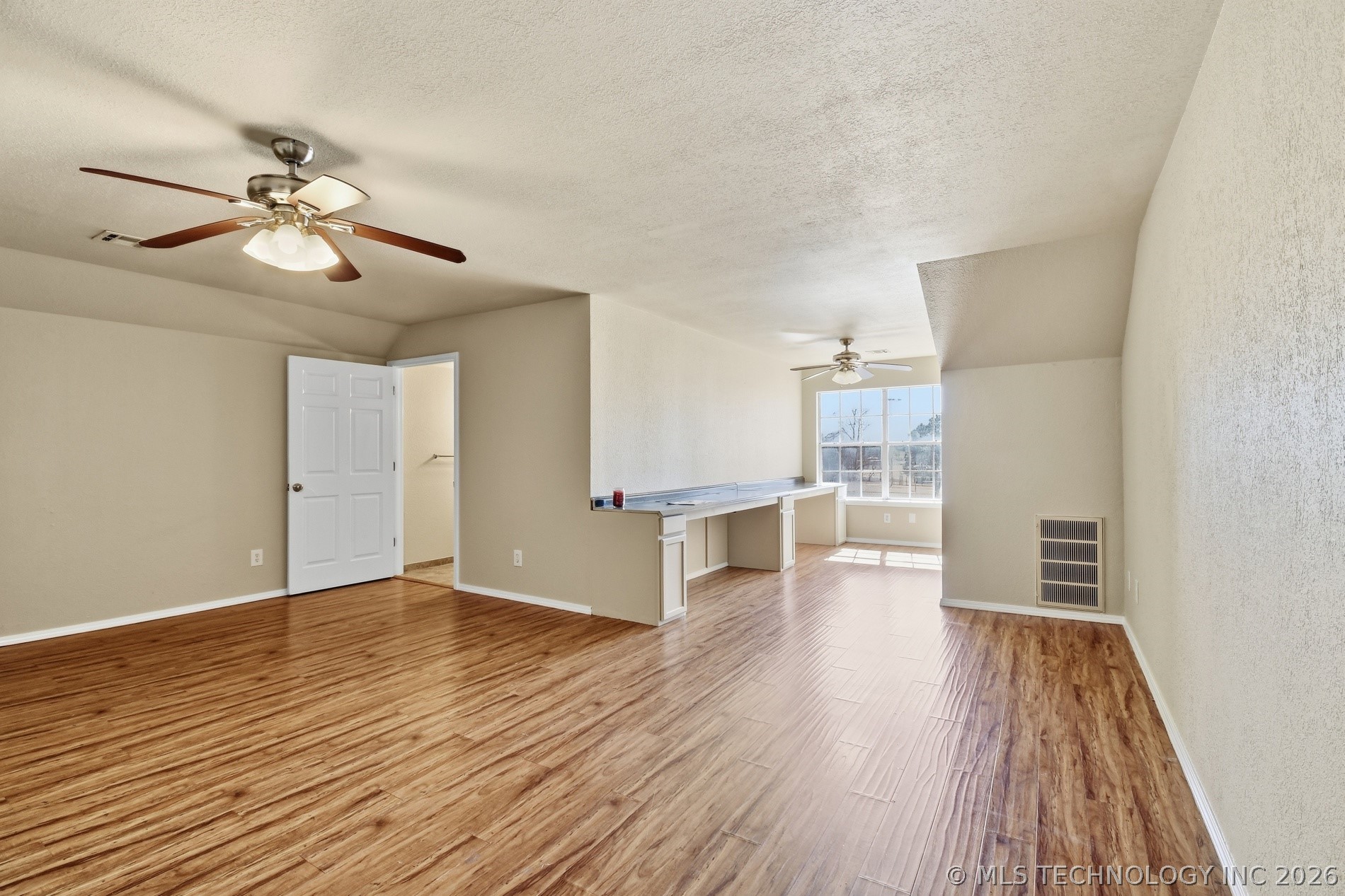 1017 W Quinton Street S Property Photo 38