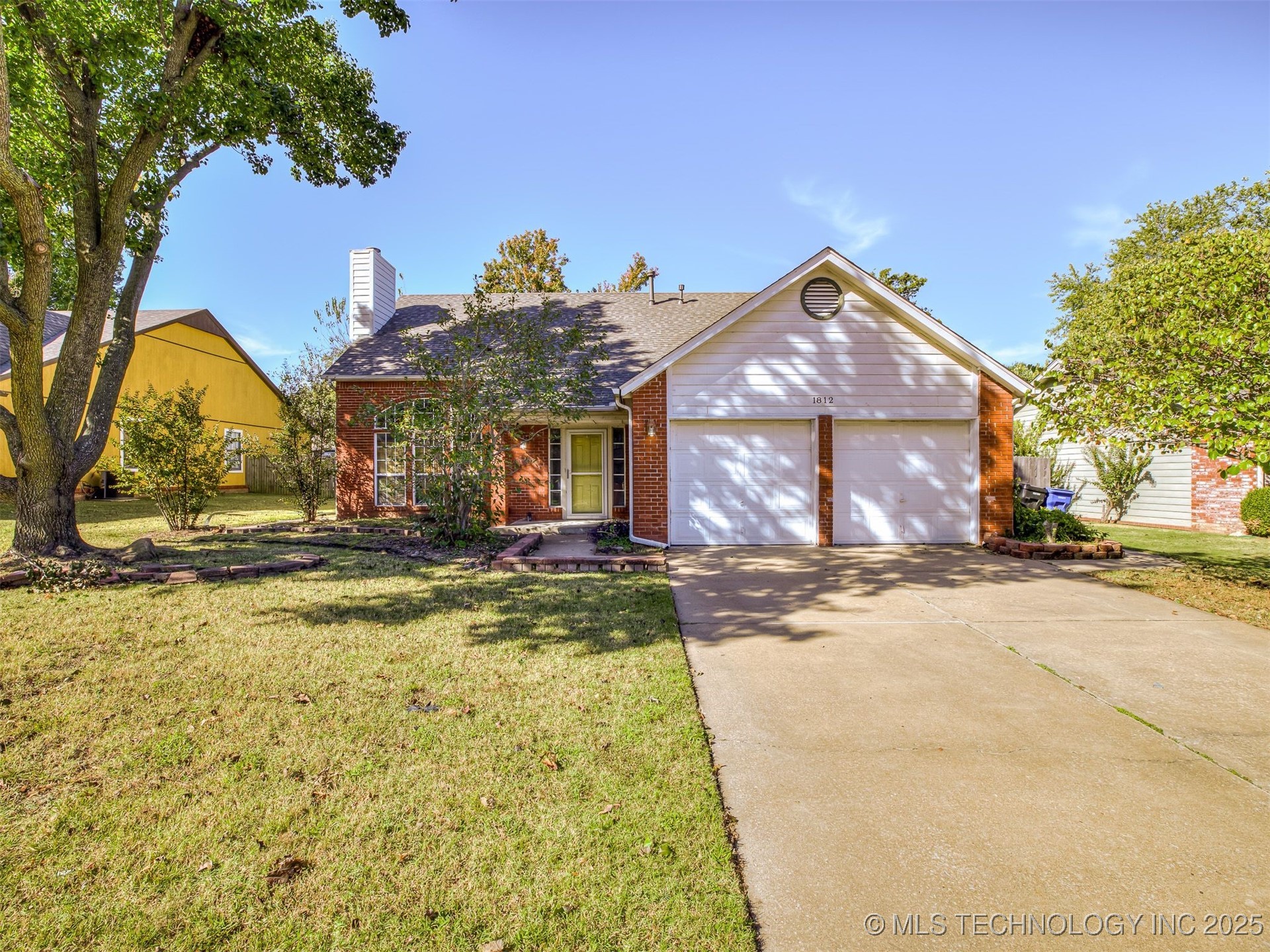 1812 S Gardenia Avenue Property Photo 2