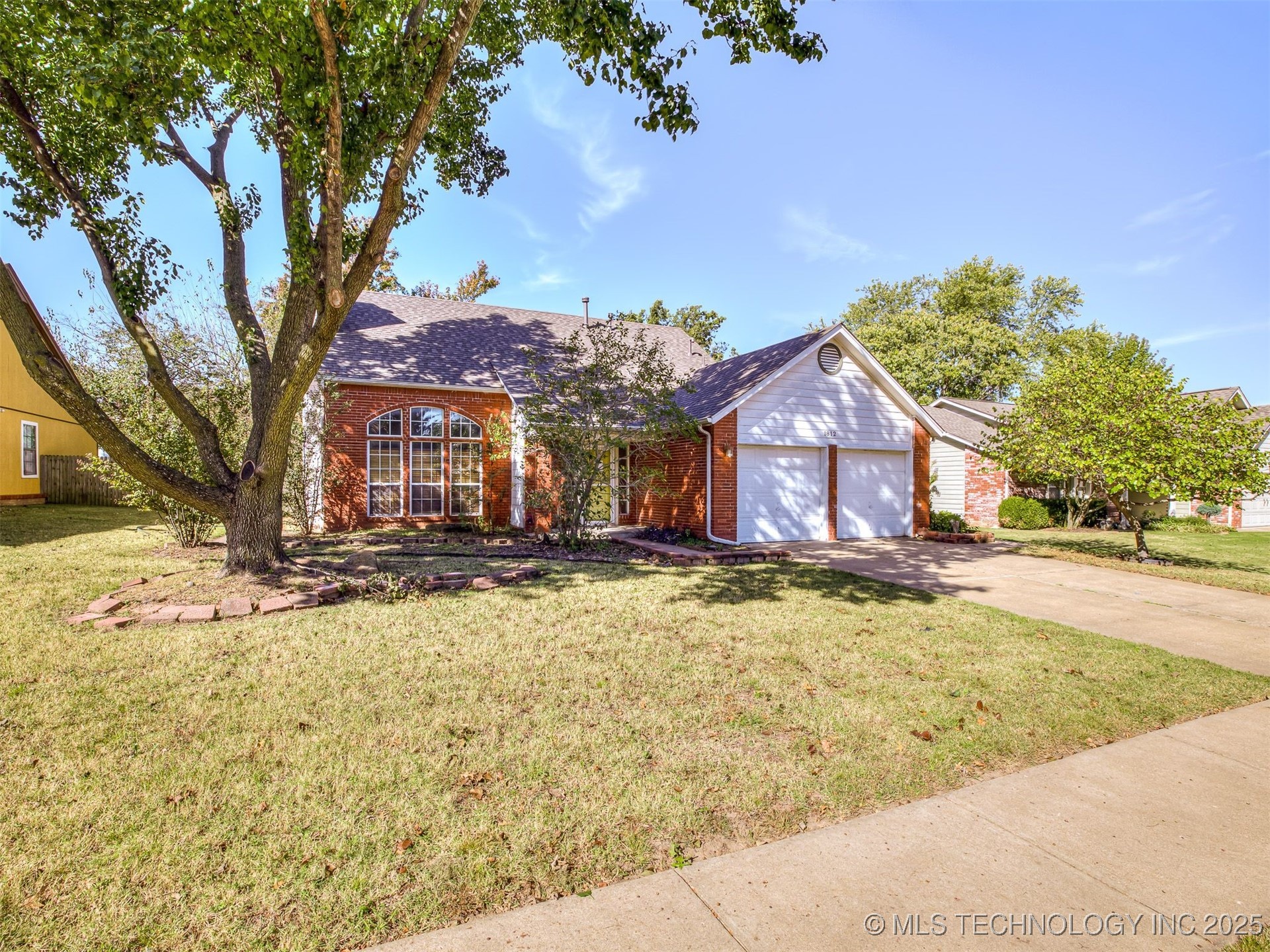 1812 S Gardenia Avenue Property Photo 6