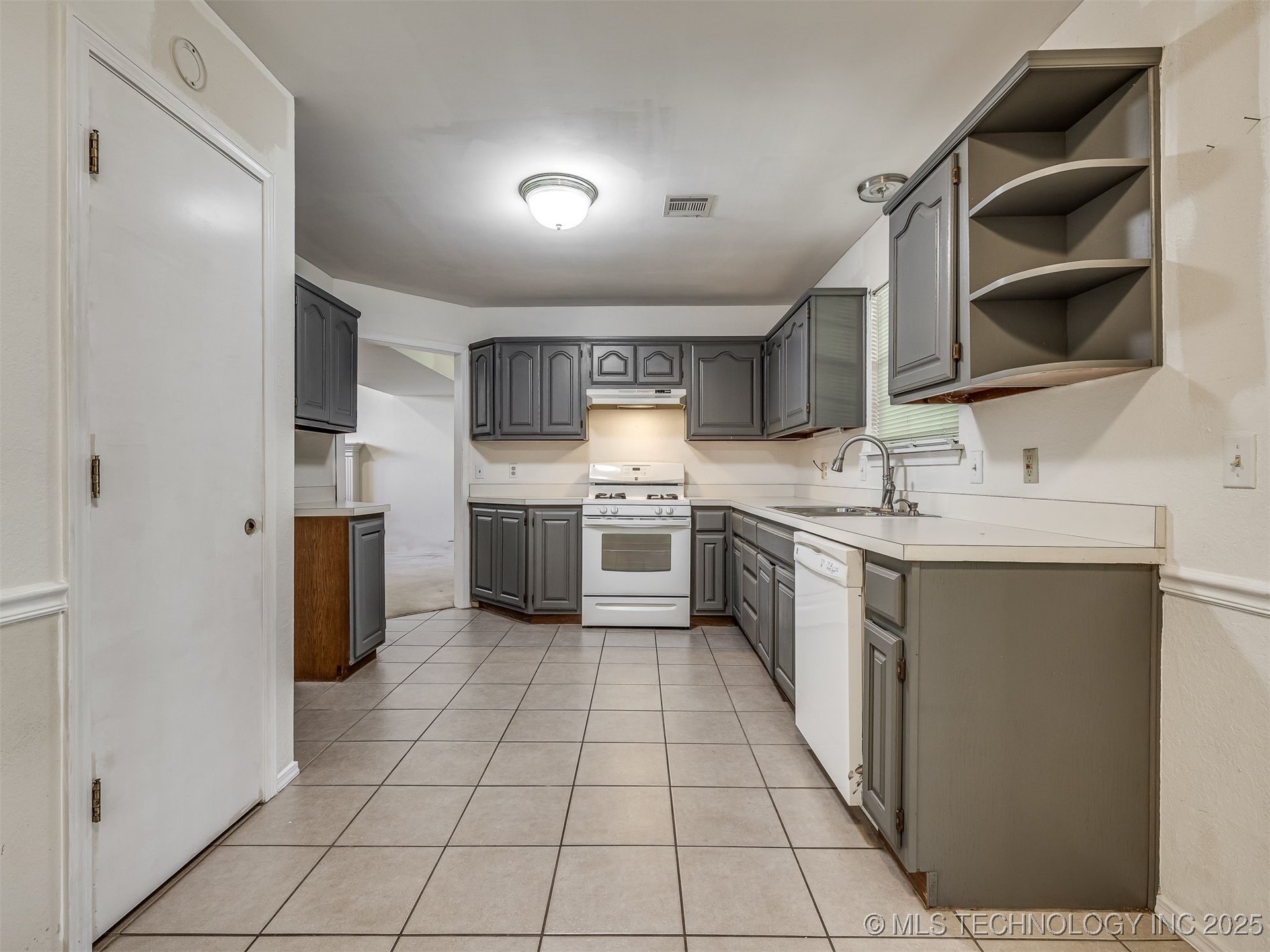 1812 S Gardenia Avenue Property Photo 18