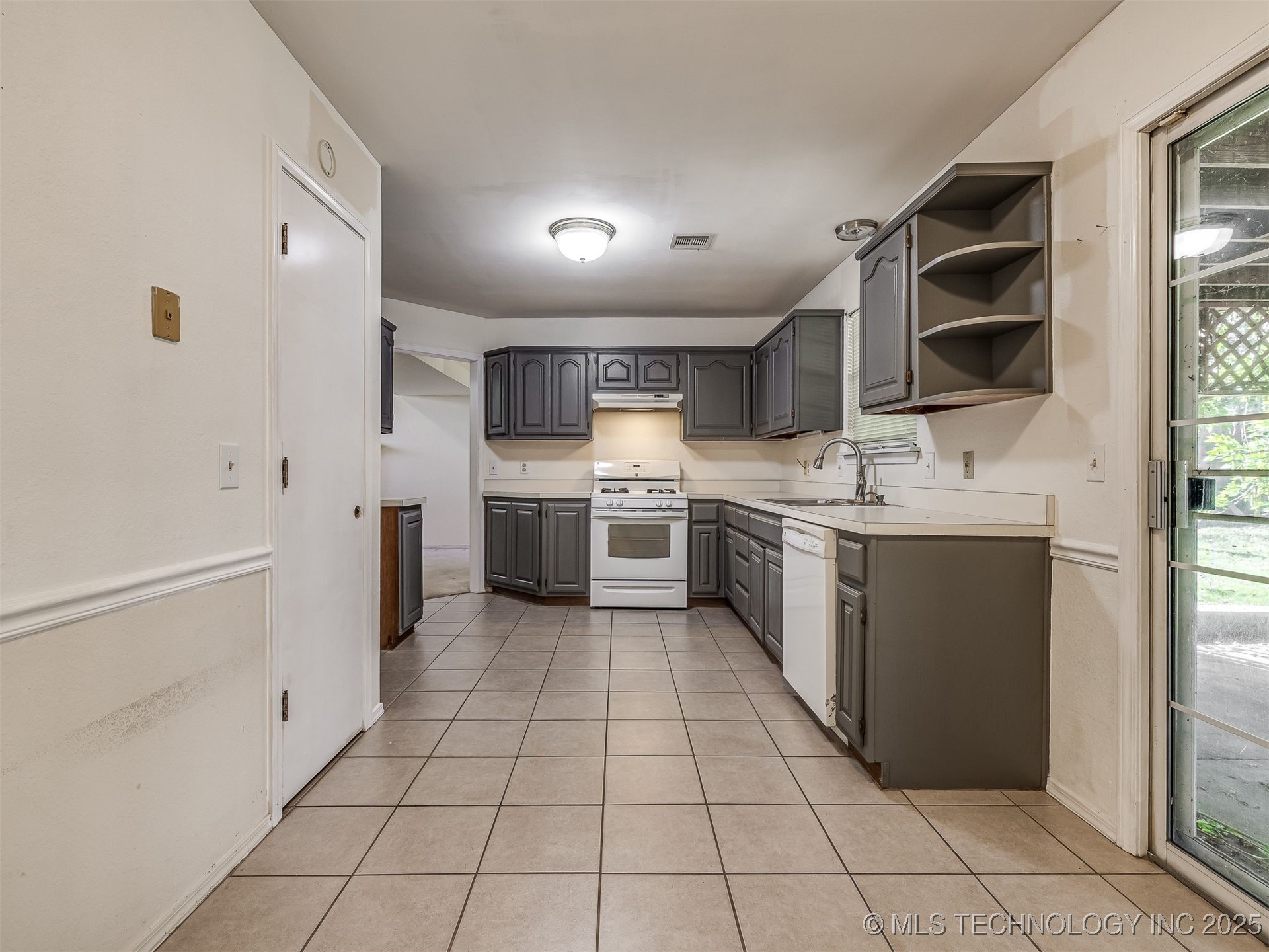 1812 S Gardenia Avenue Property Photo 26