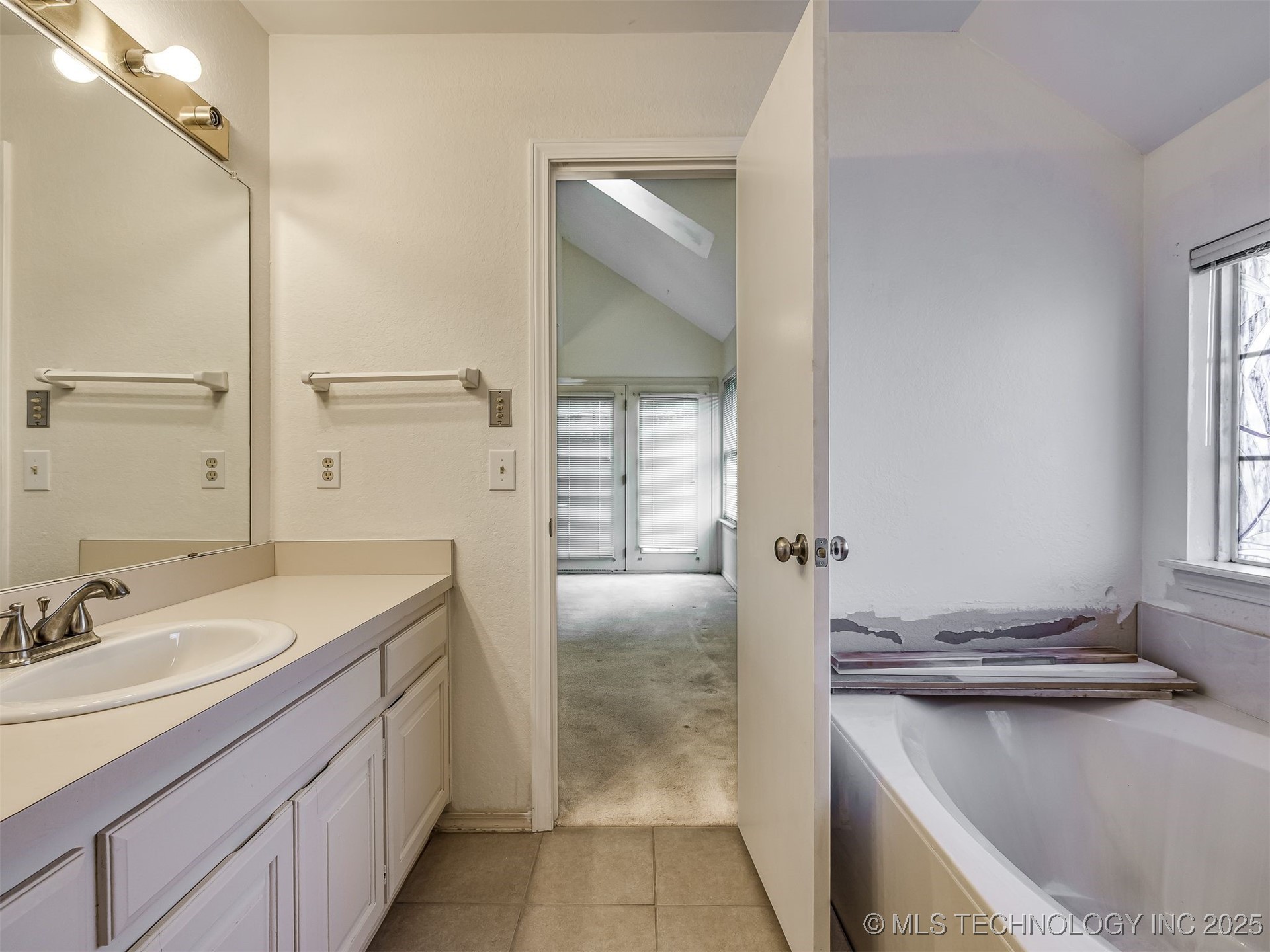 1812 S Gardenia Avenue Property Photo 37