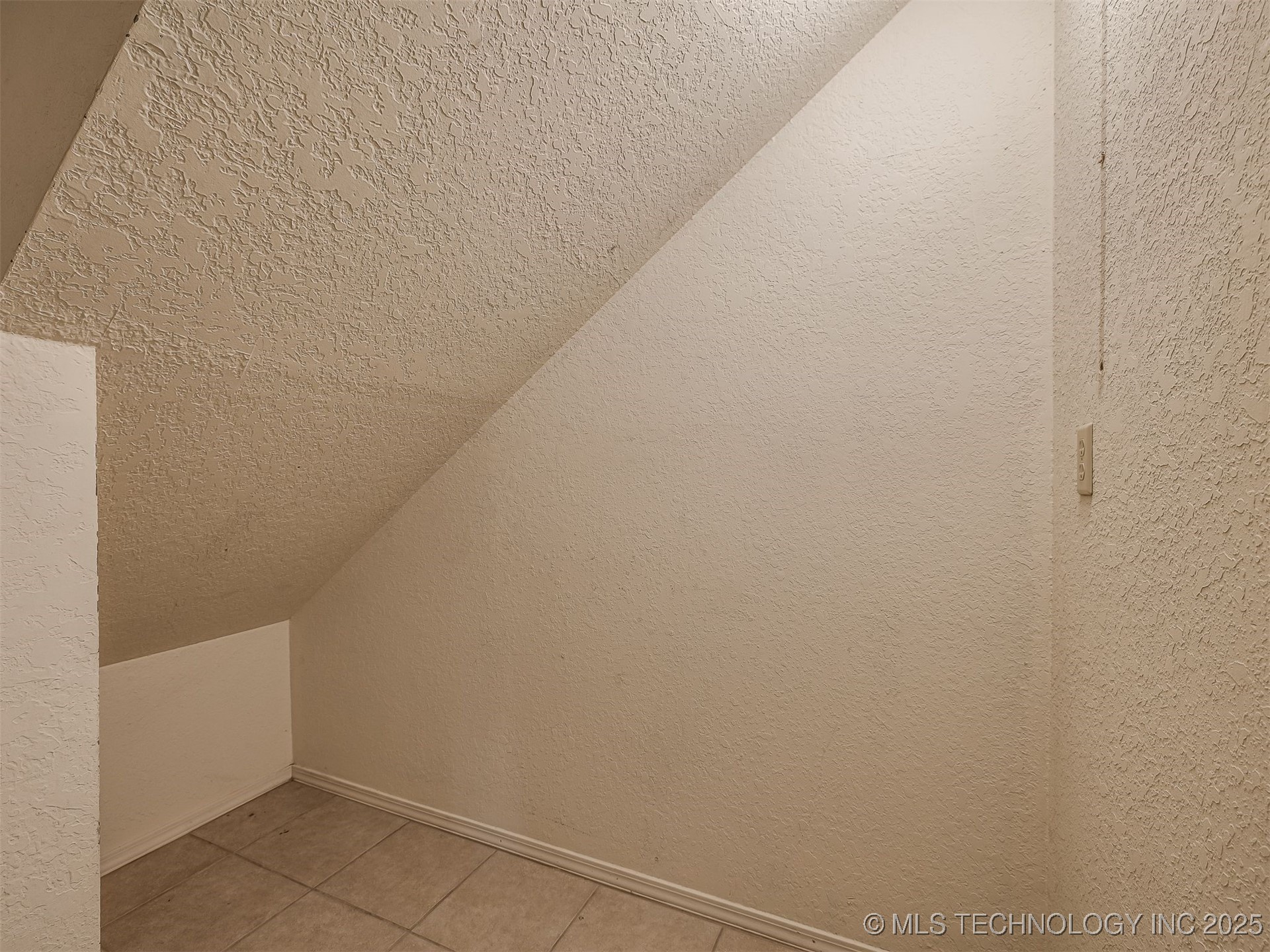 1812 S Gardenia Avenue Property Photo 41
