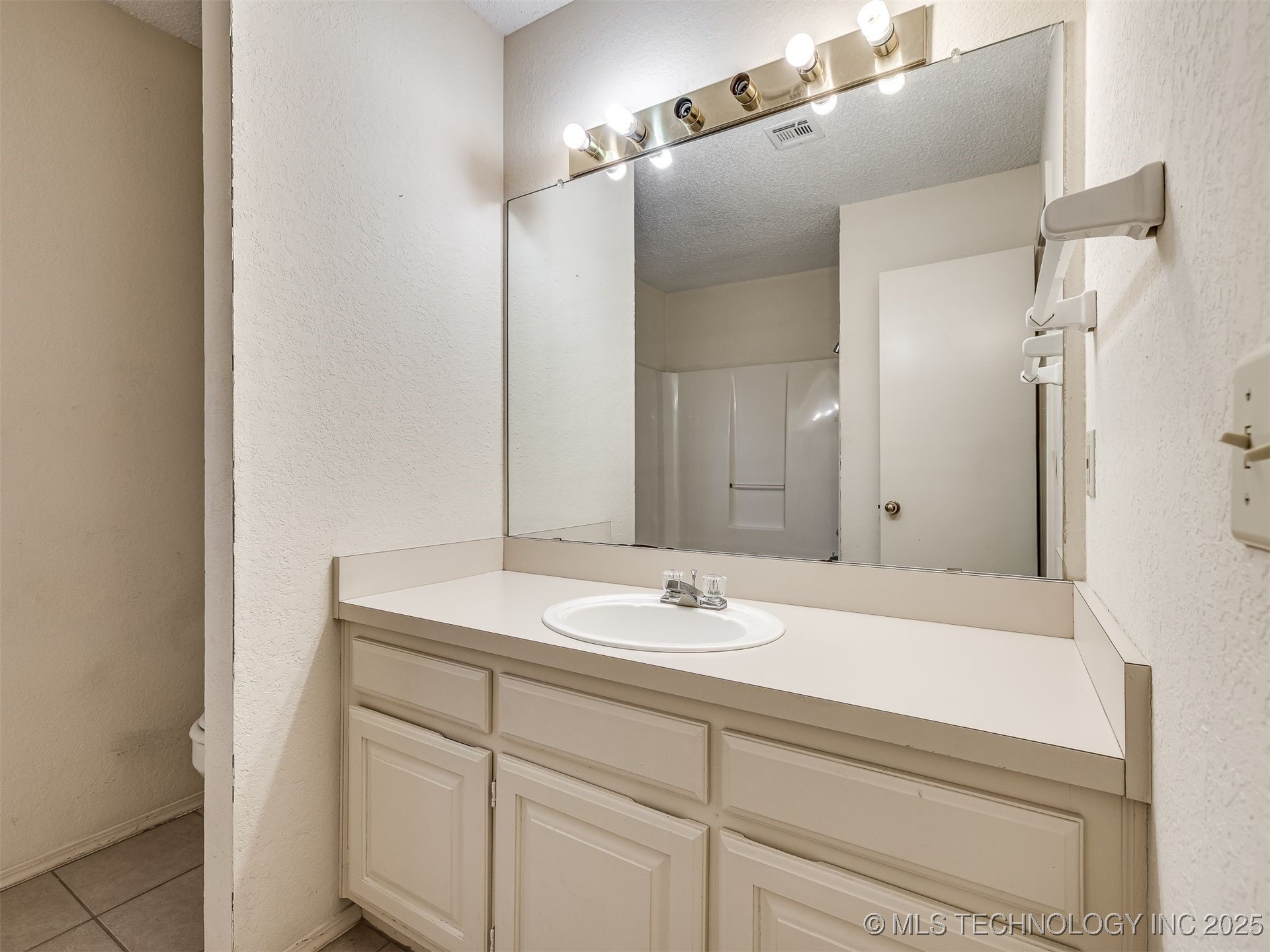 1812 S Gardenia Avenue Property Photo 54