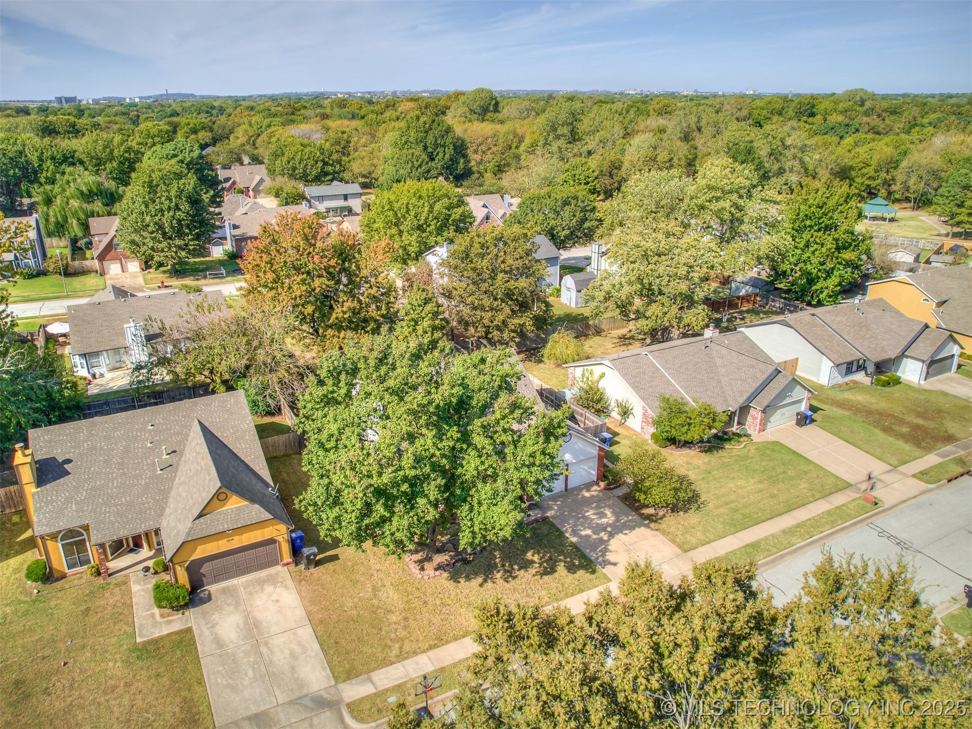 1812 S Gardenia Avenue Property Photo 74