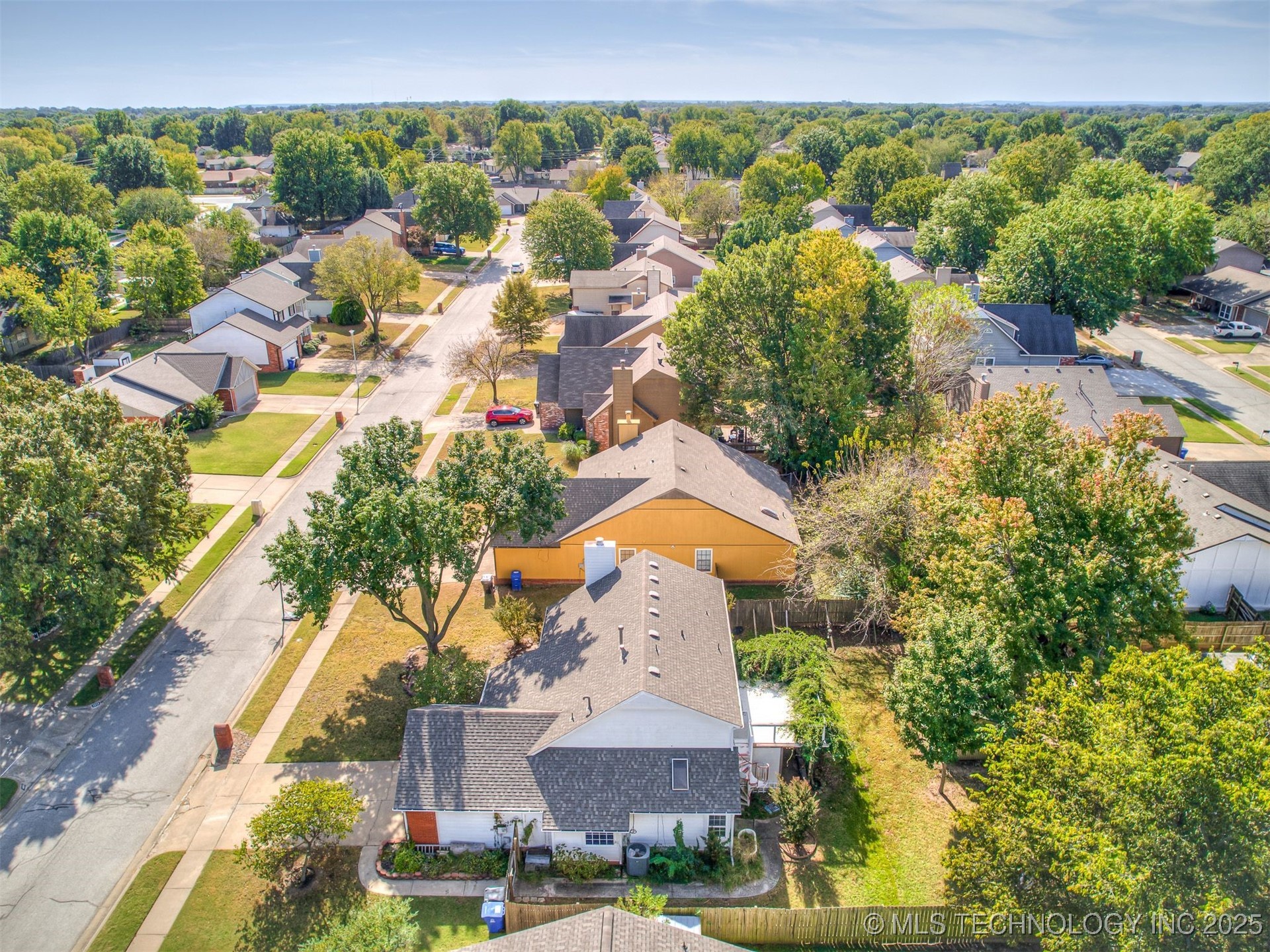 1812 S Gardenia Avenue Property Photo 77