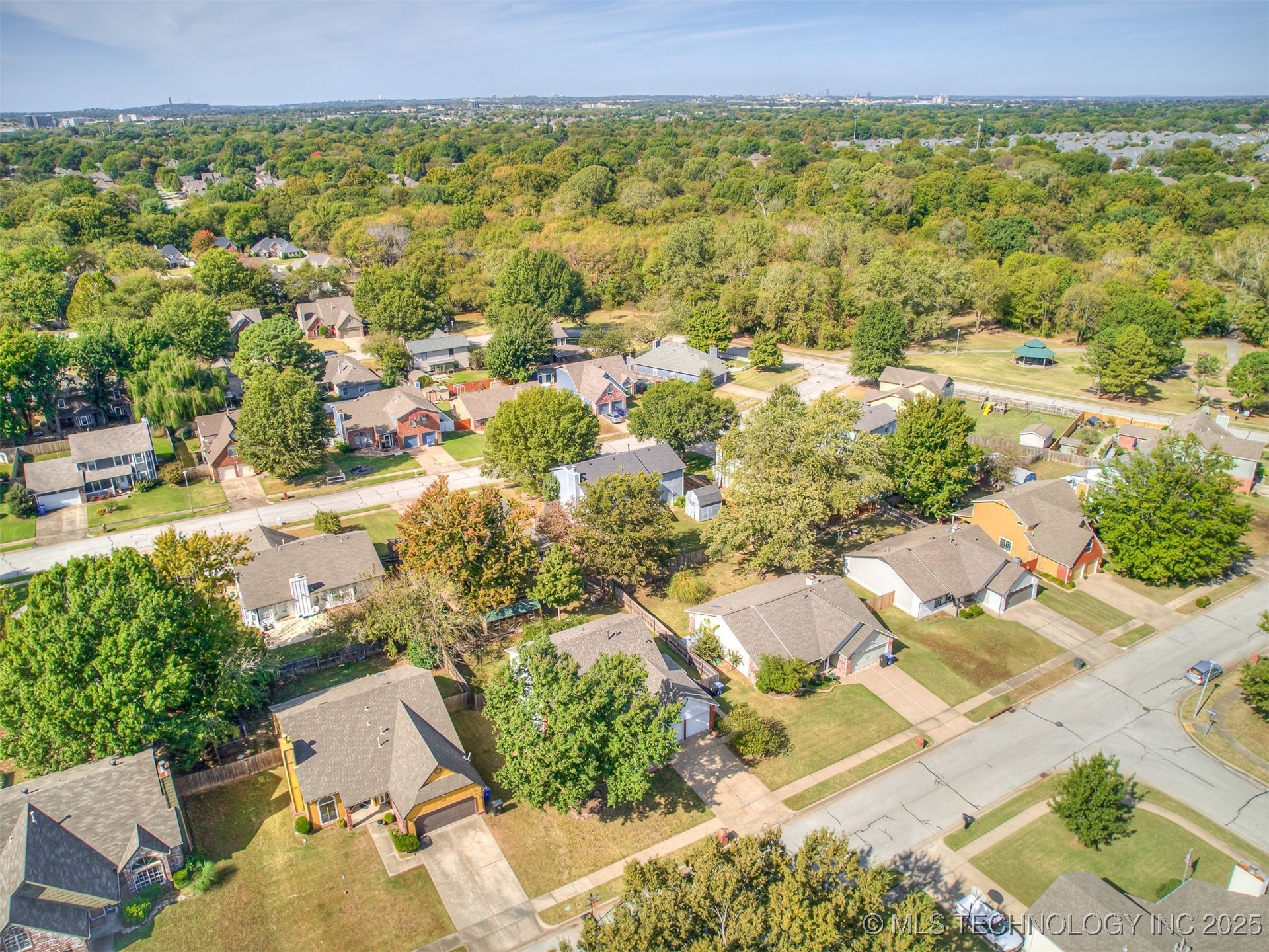 1812 S Gardenia Avenue Property Photo 80