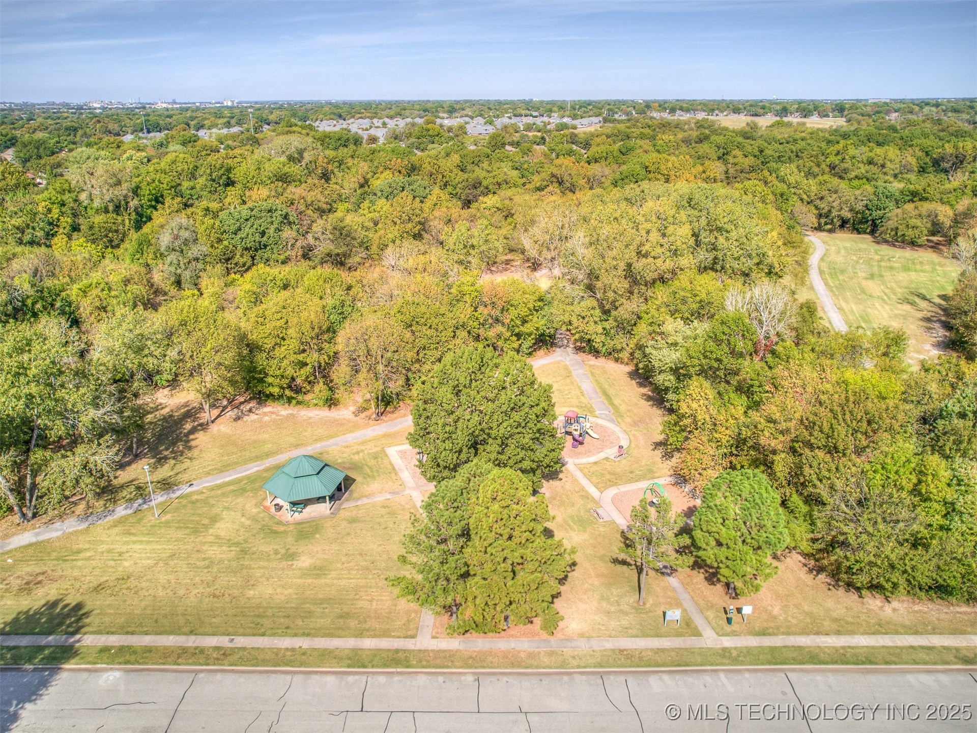 1812 S Gardenia Avenue Property Photo 93