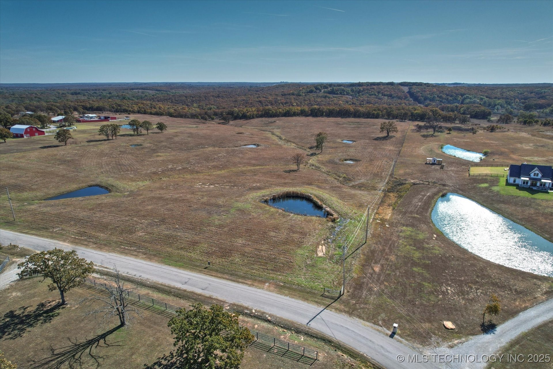 219 County Road 2280 Property Photo 21