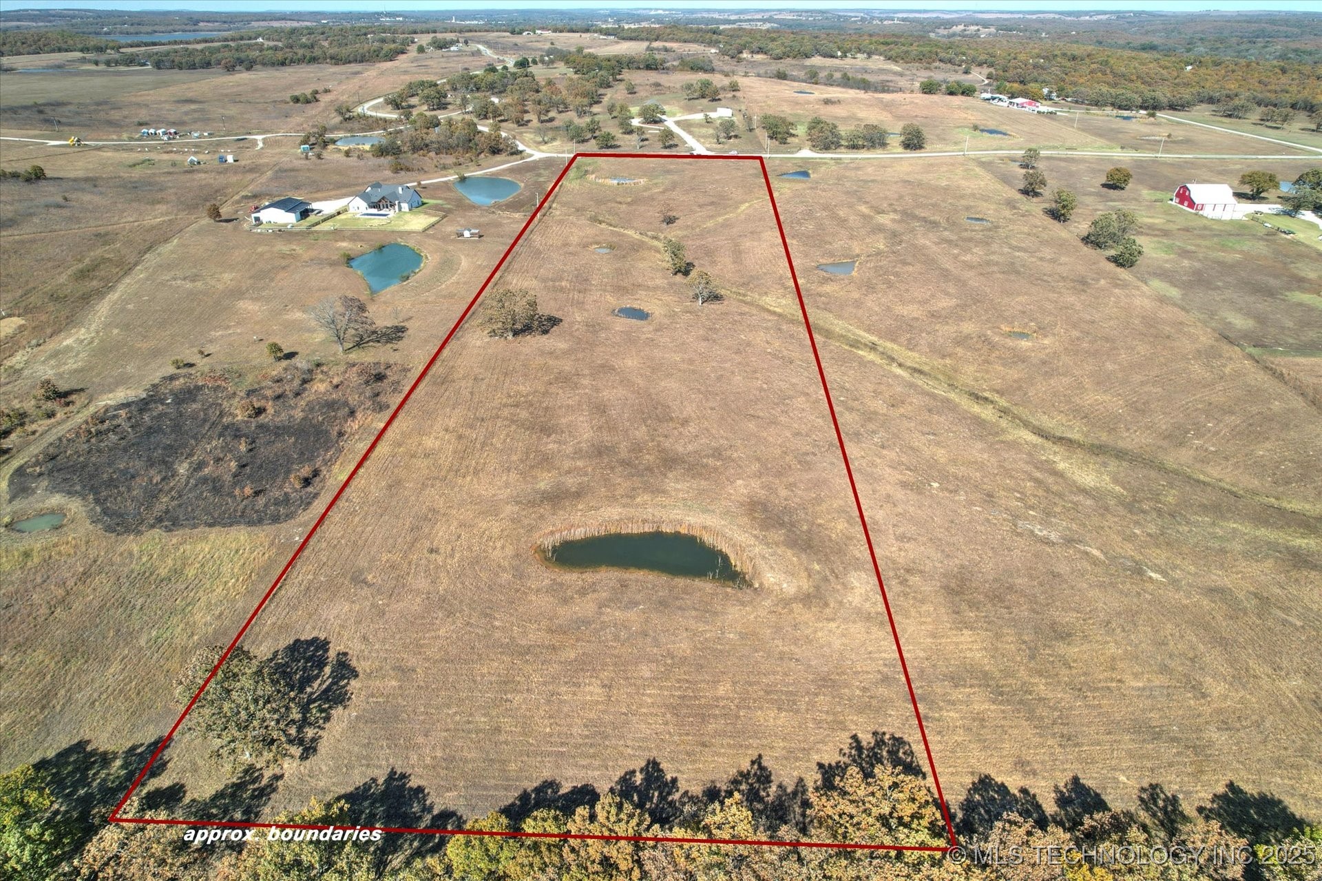 219 County Road 2280 Property Photo 24