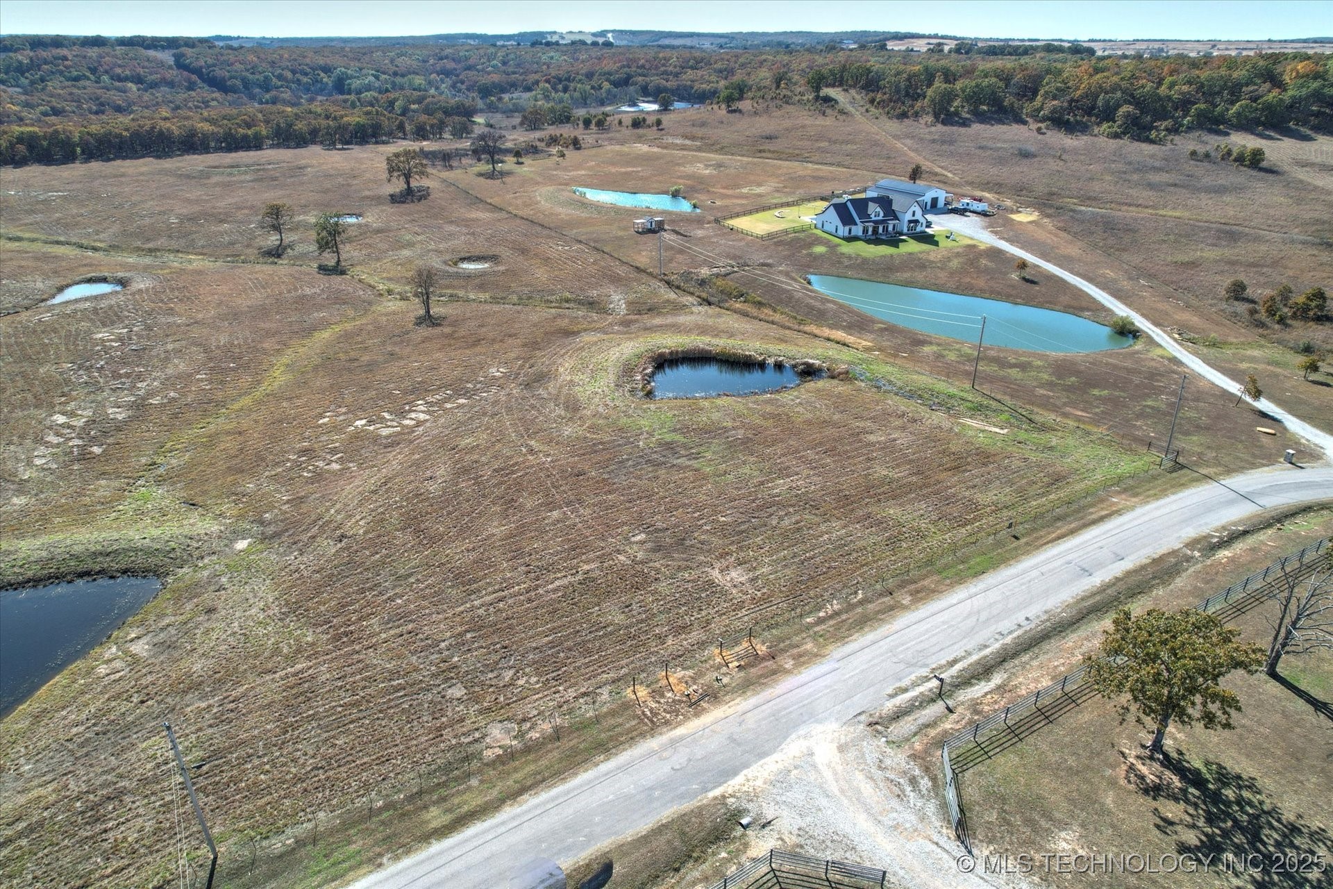 219 County Road 2280 Property Photo 27