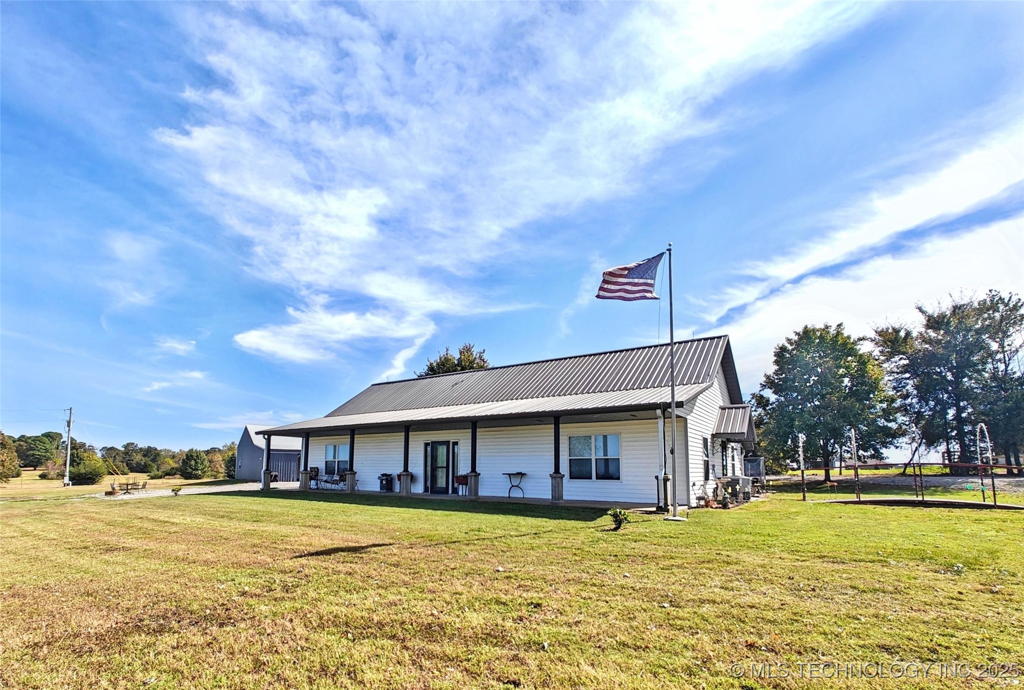 17648 W Grandview Road Property Photo 1