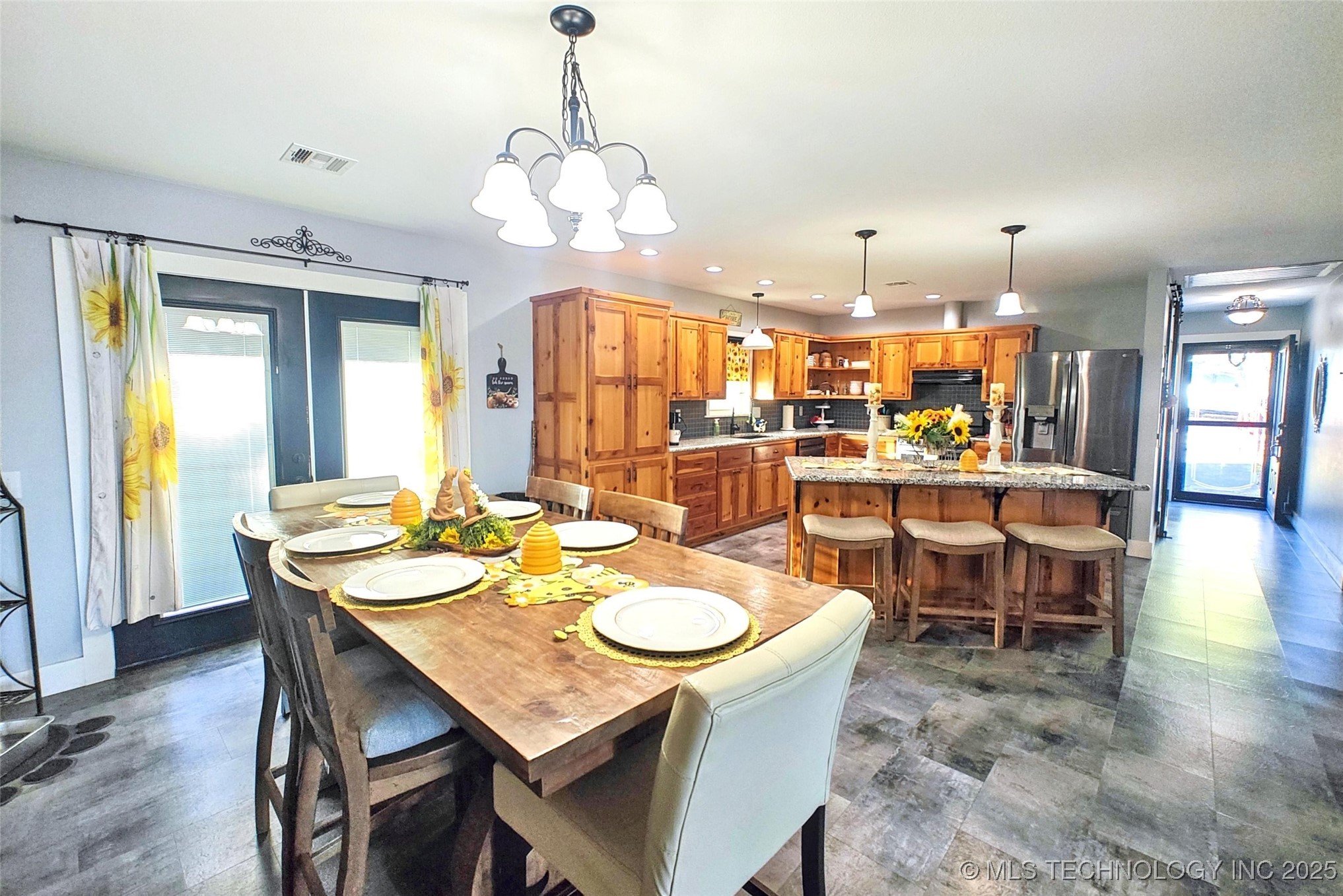 17648 W Grandview Road Property Photo 7