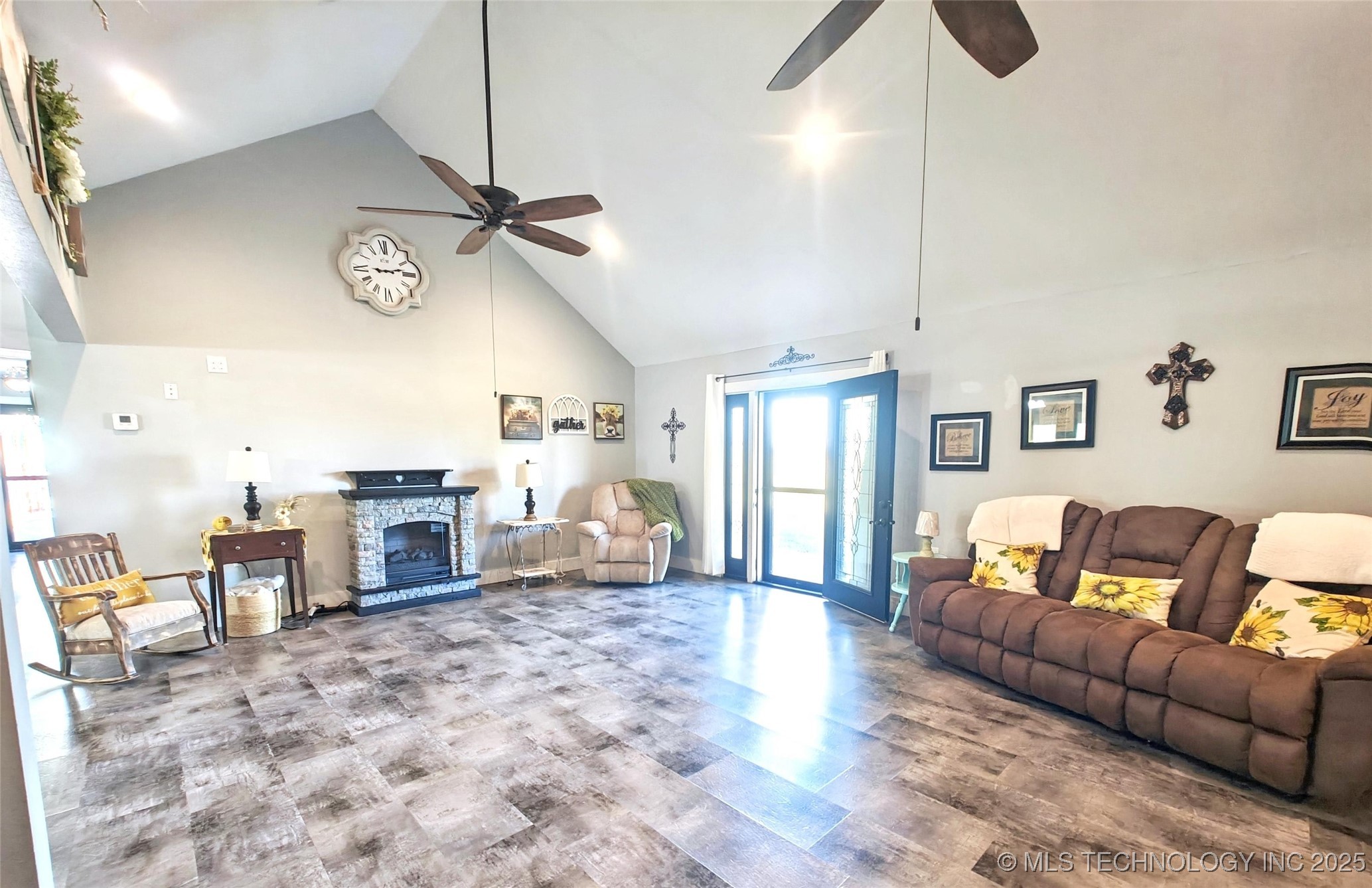 17648 W Grandview Road Property Photo 13