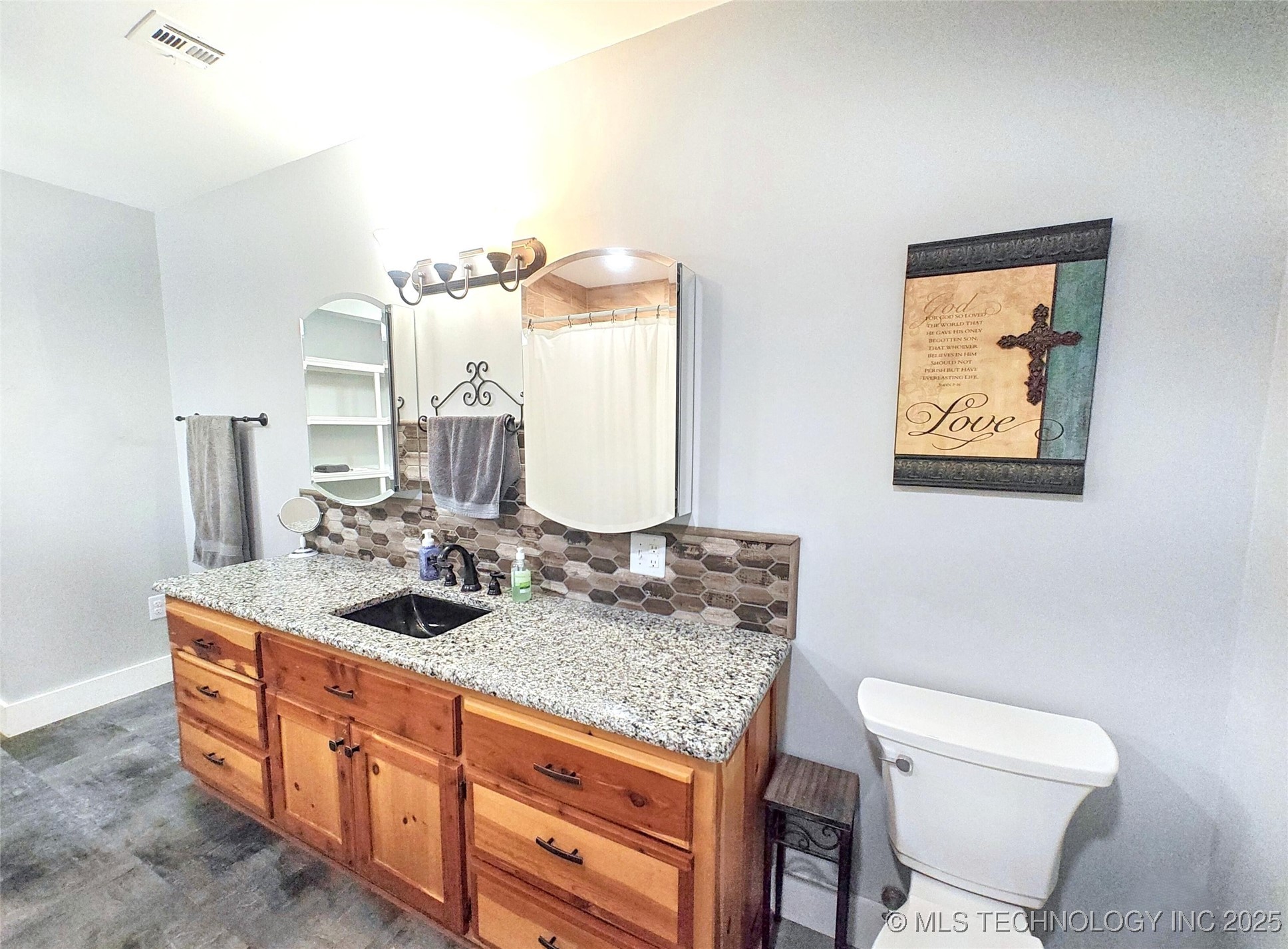 17648 W Grandview Road Property Photo 23