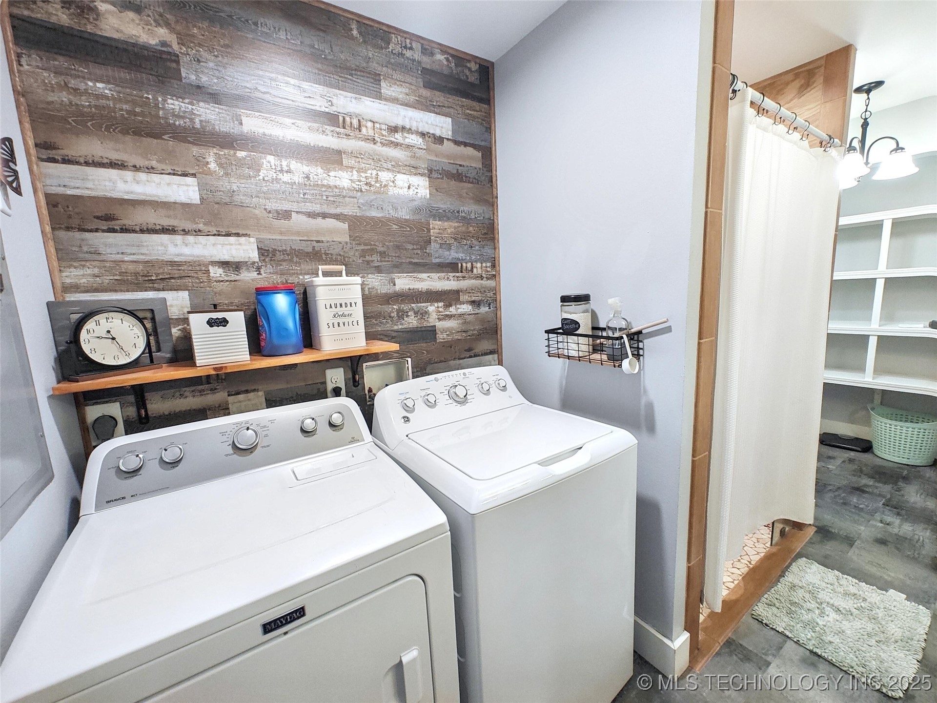 17648 W Grandview Road Property Photo 24