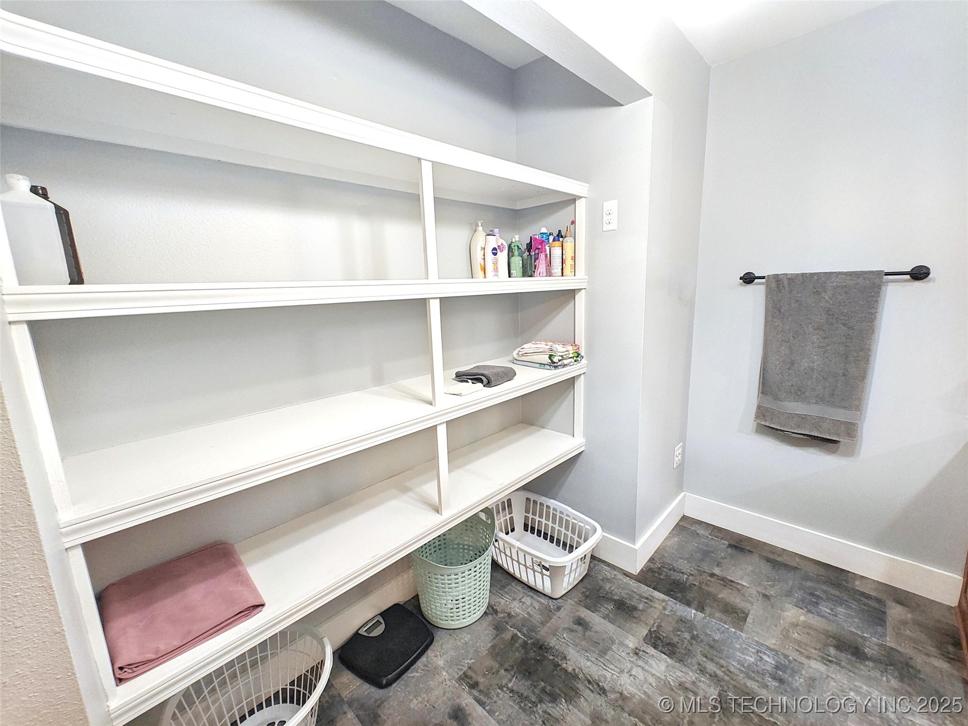 17648 W Grandview Road Property Photo 25