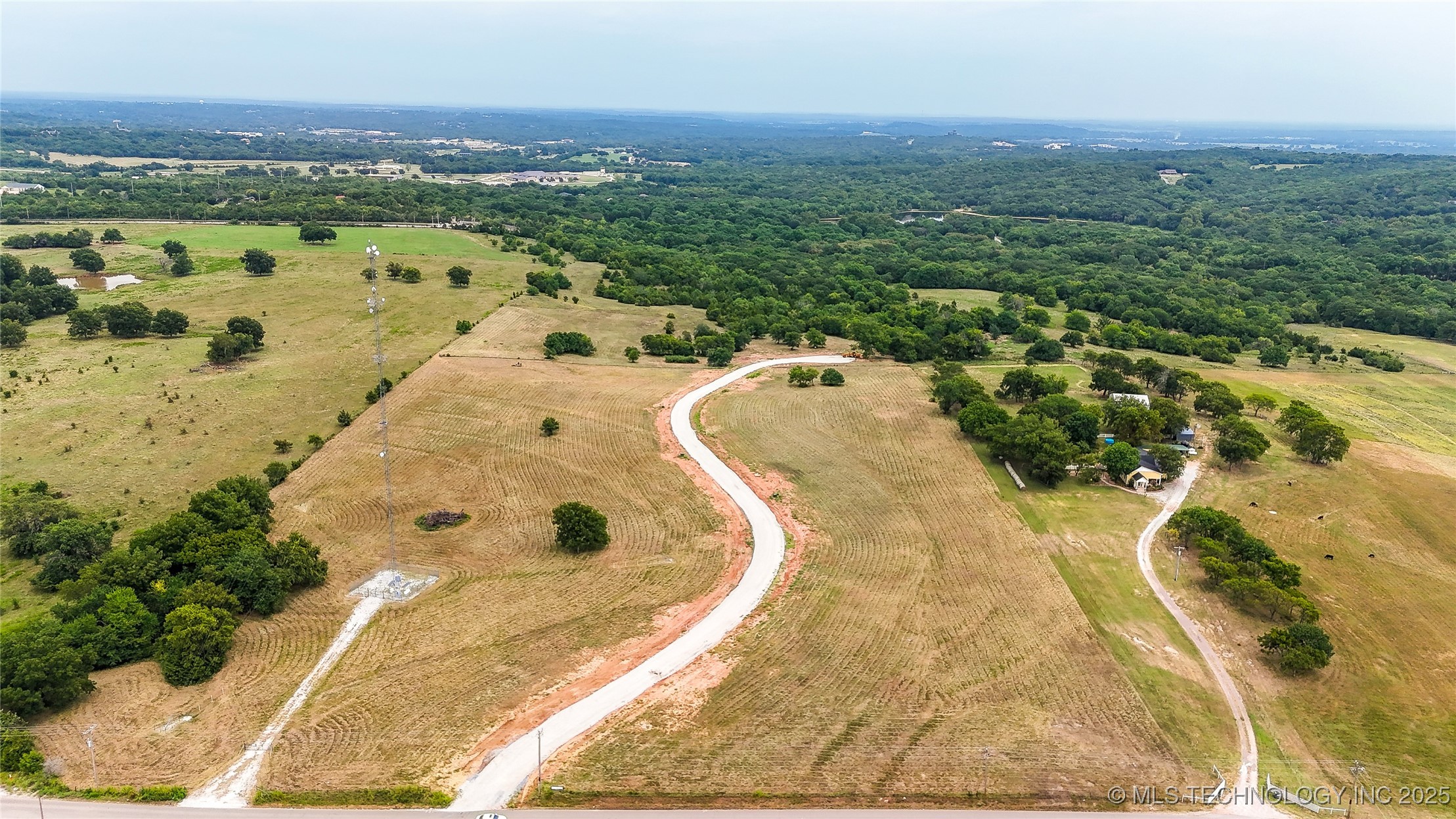 14096 County Road 1567 Property Photo 4