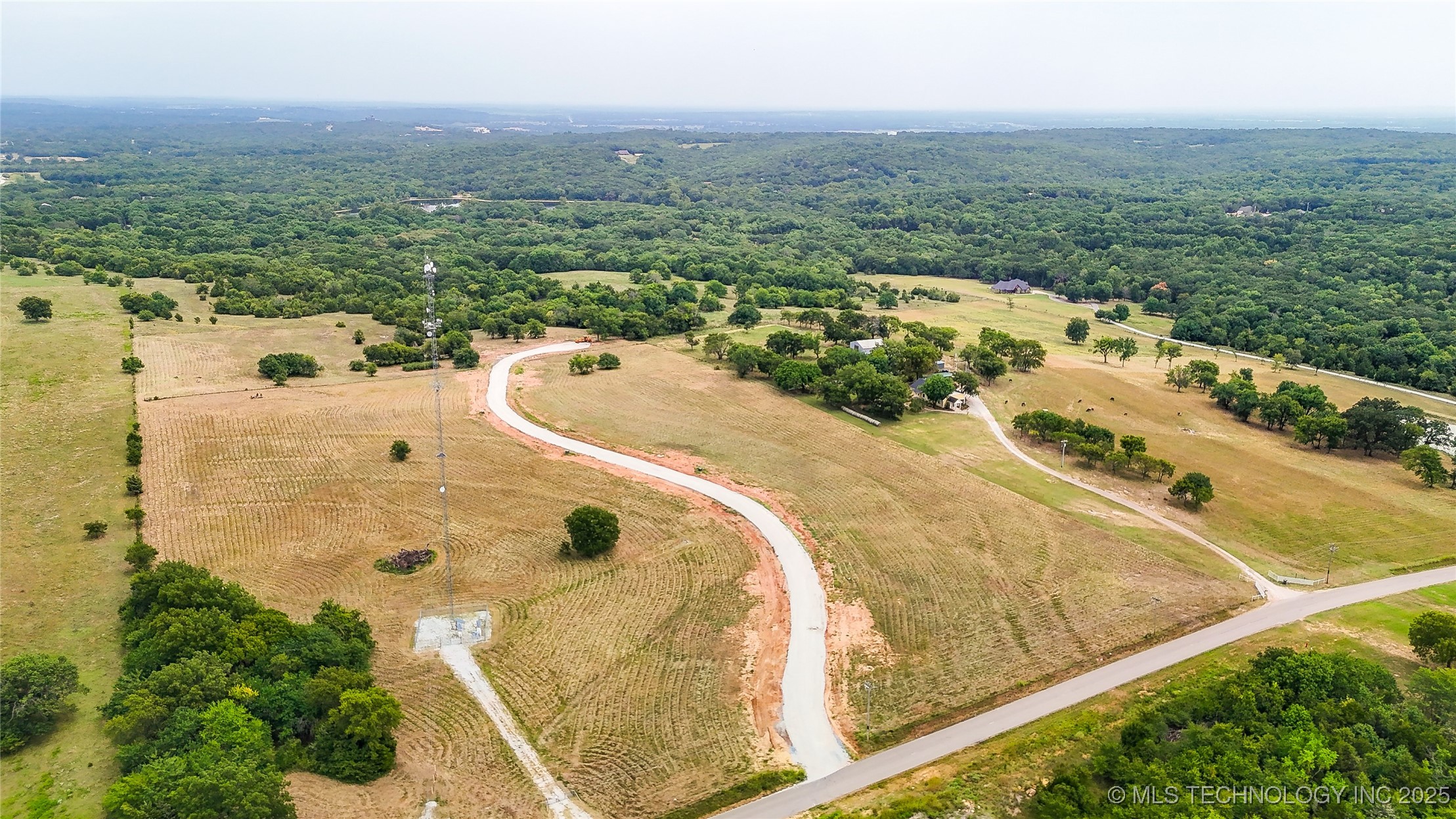 14096 County Road 1567 Property Photo 11