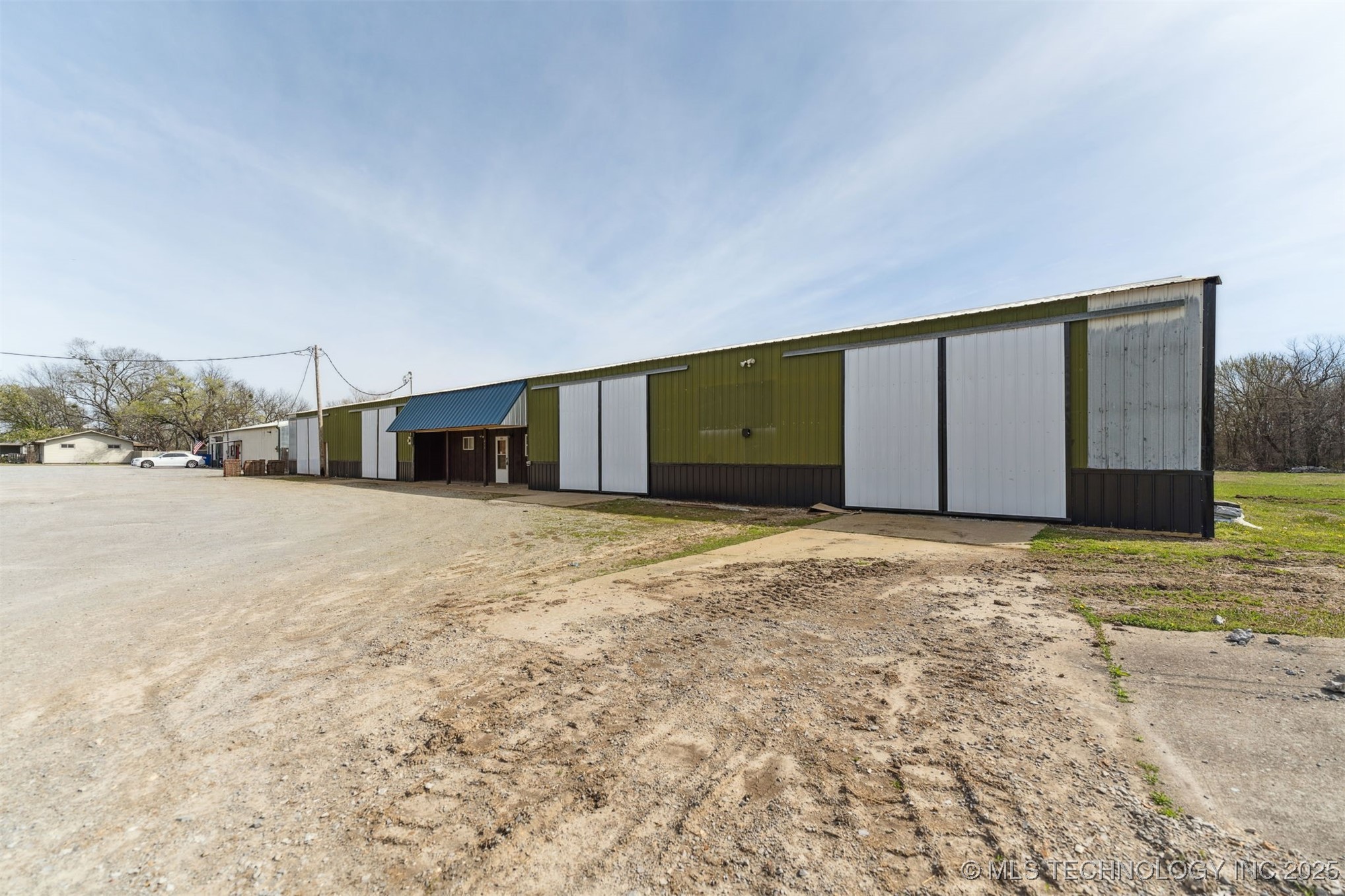 415 N Maple Street Property Photo 2