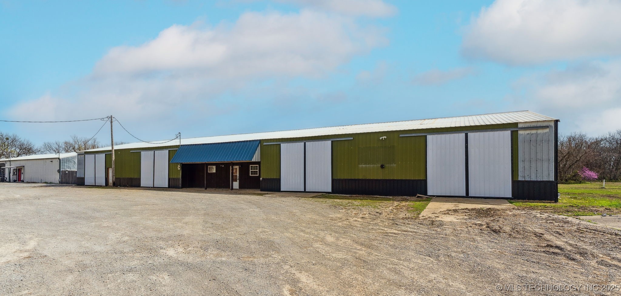 415 N Maple Street Property Photo 3