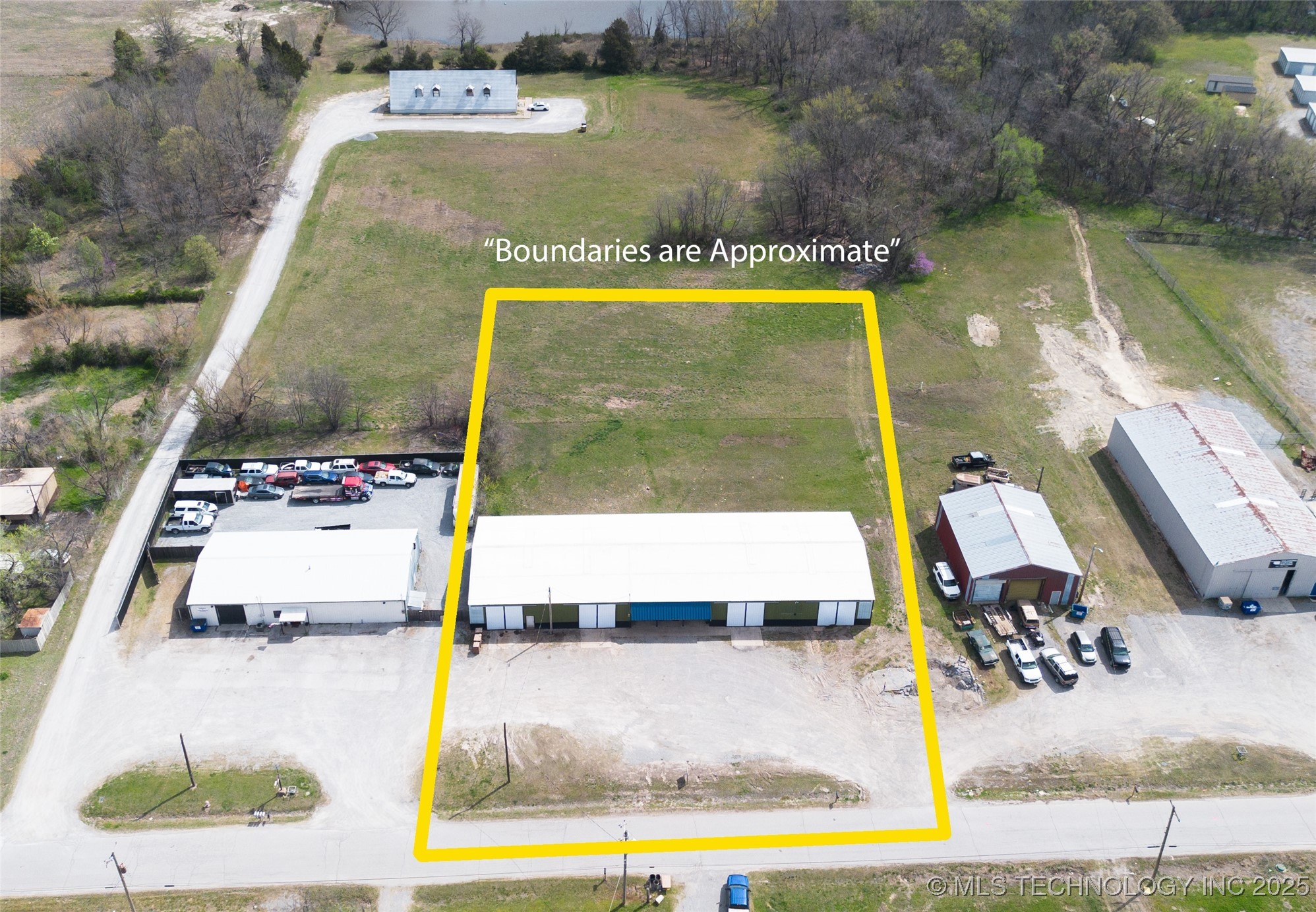 415 N Maple Street Property Photo 5