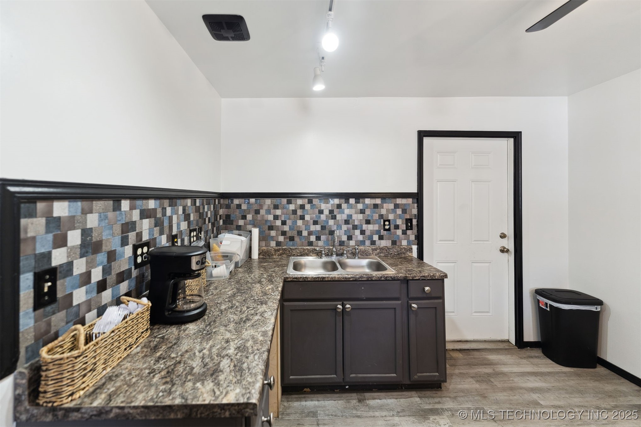 415 N Maple Street Property Photo 13