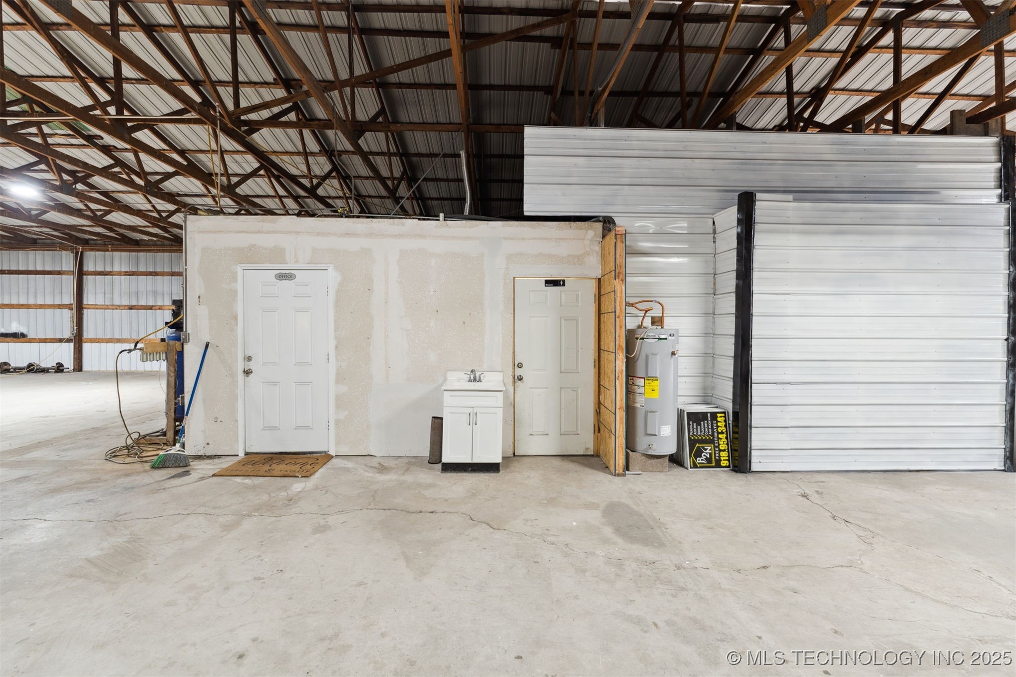 415 N Maple Street Property Photo 14