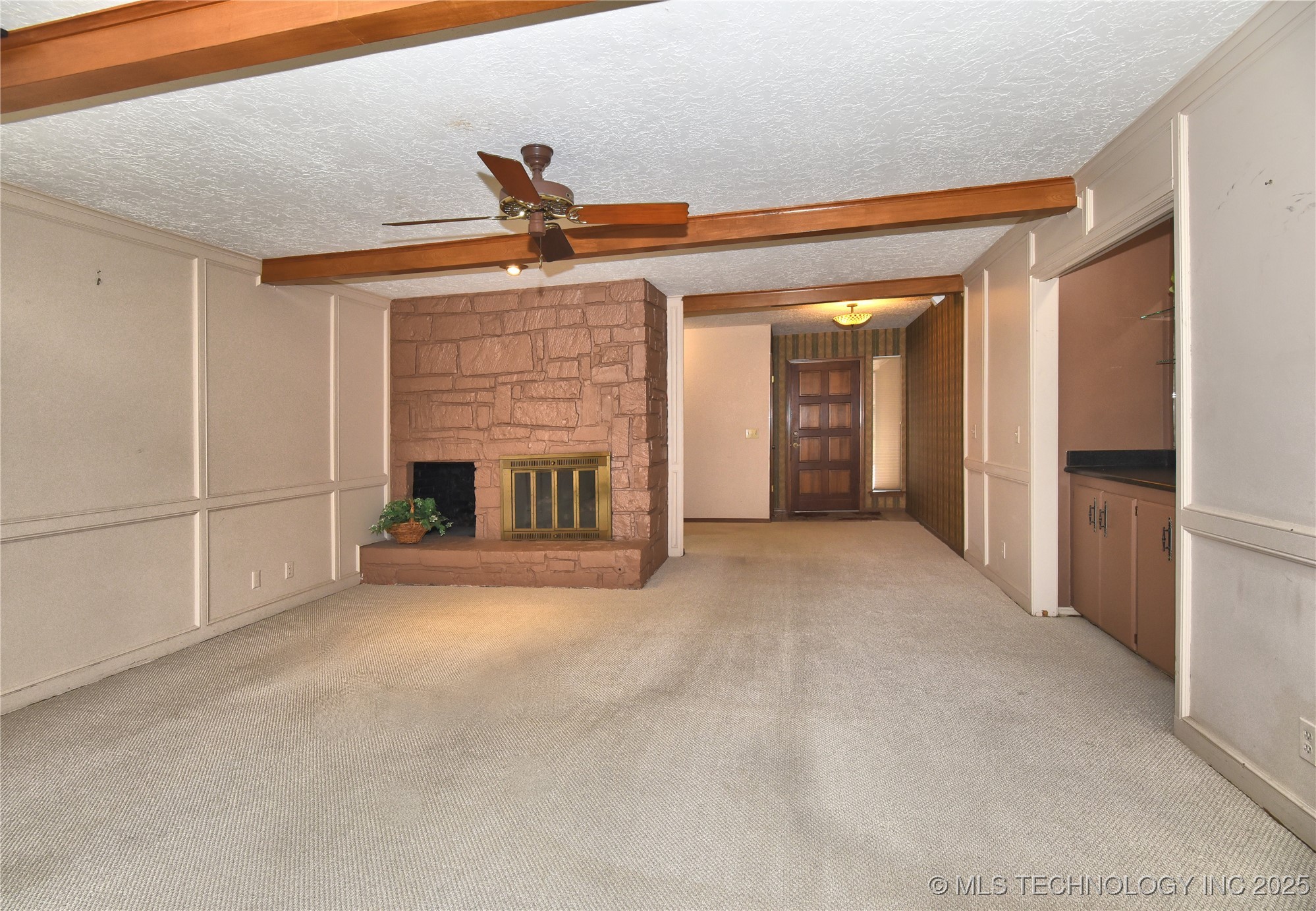 2400 W Gary Street Property Photo 7