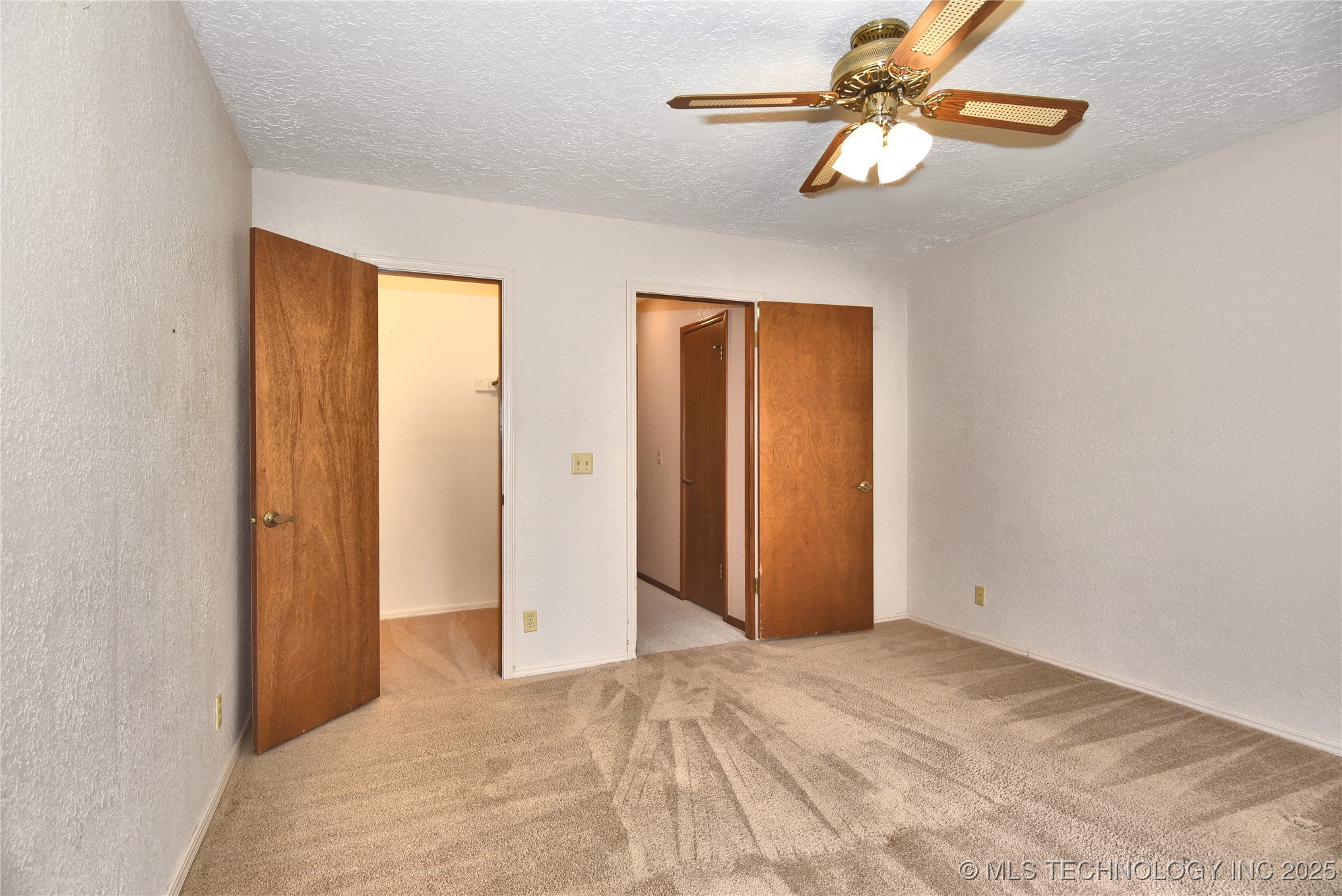 2400 W Gary Street Property Photo 20