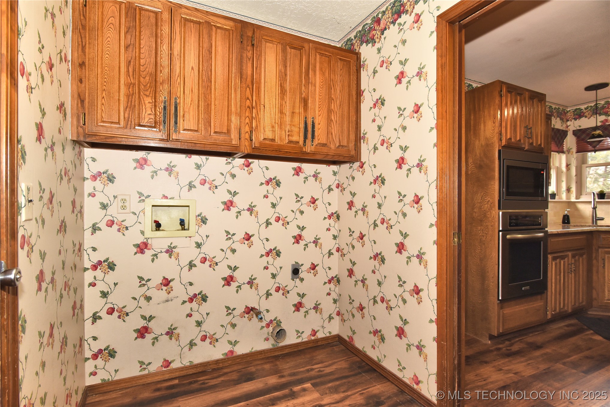 2400 W Gary Street Property Photo 26