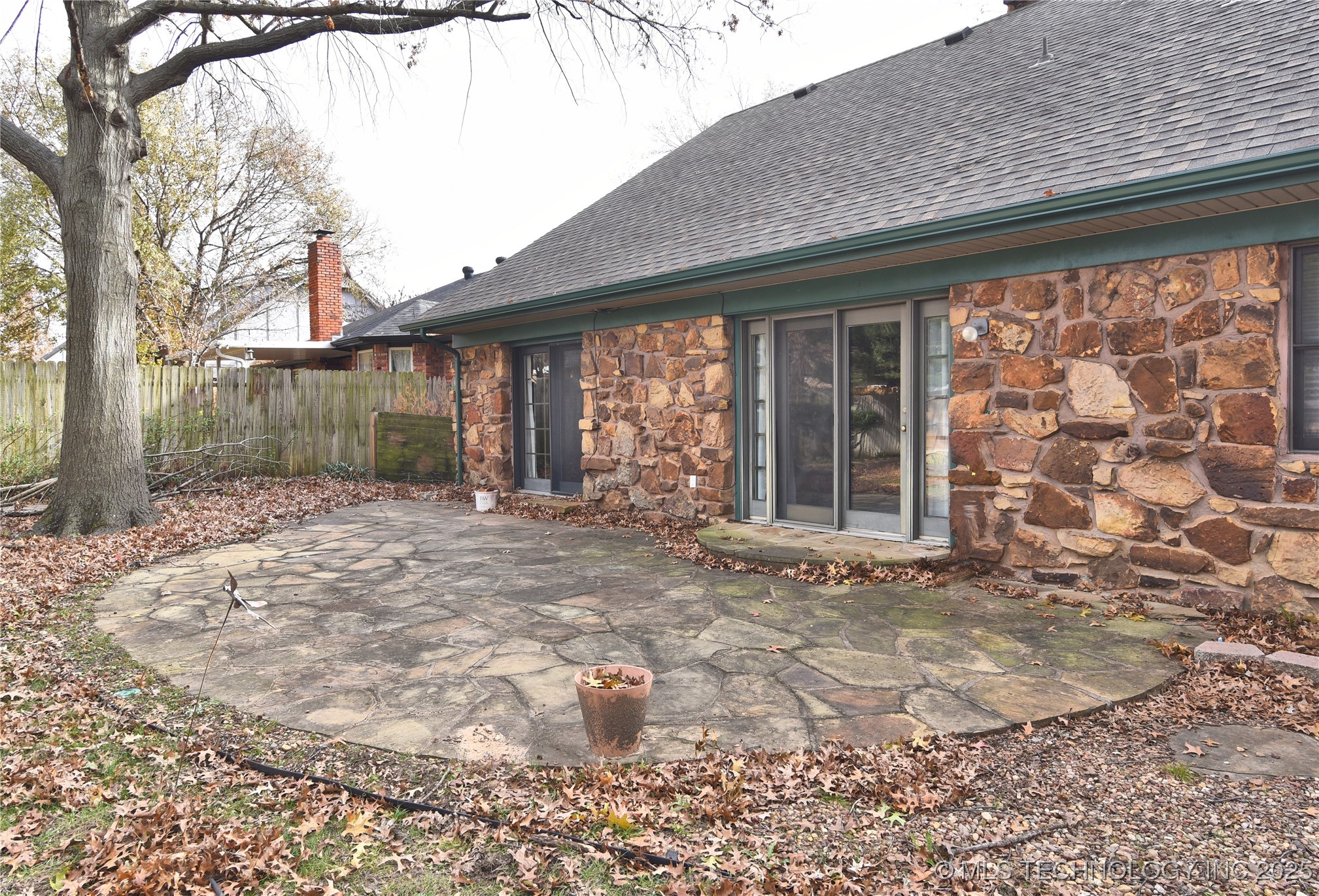 2400 W Gary Street Property Photo 30