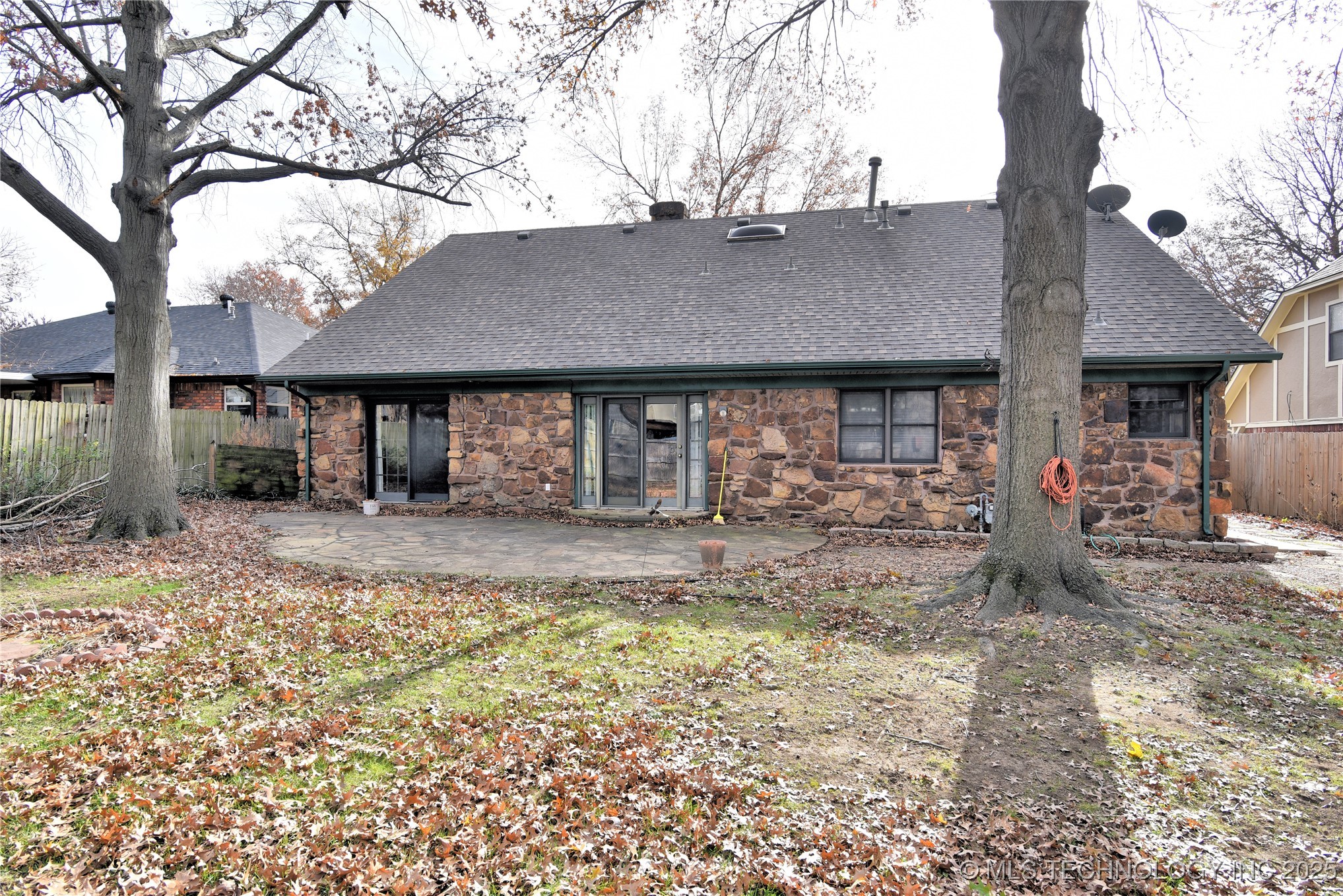 2400 W Gary Street Property Photo 31