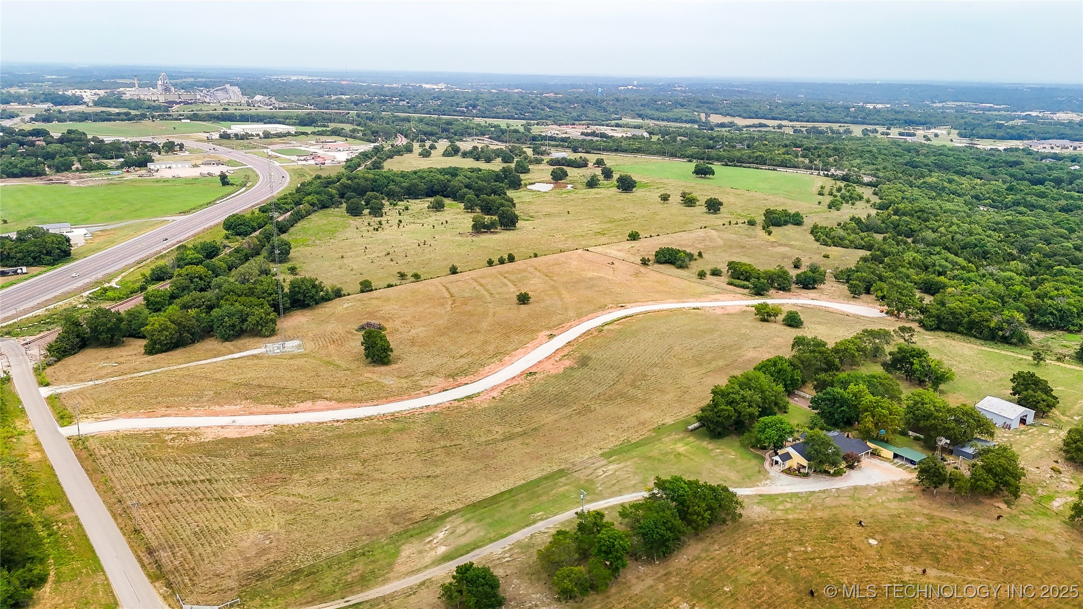 14021 County Road 1567 Property Photo 7